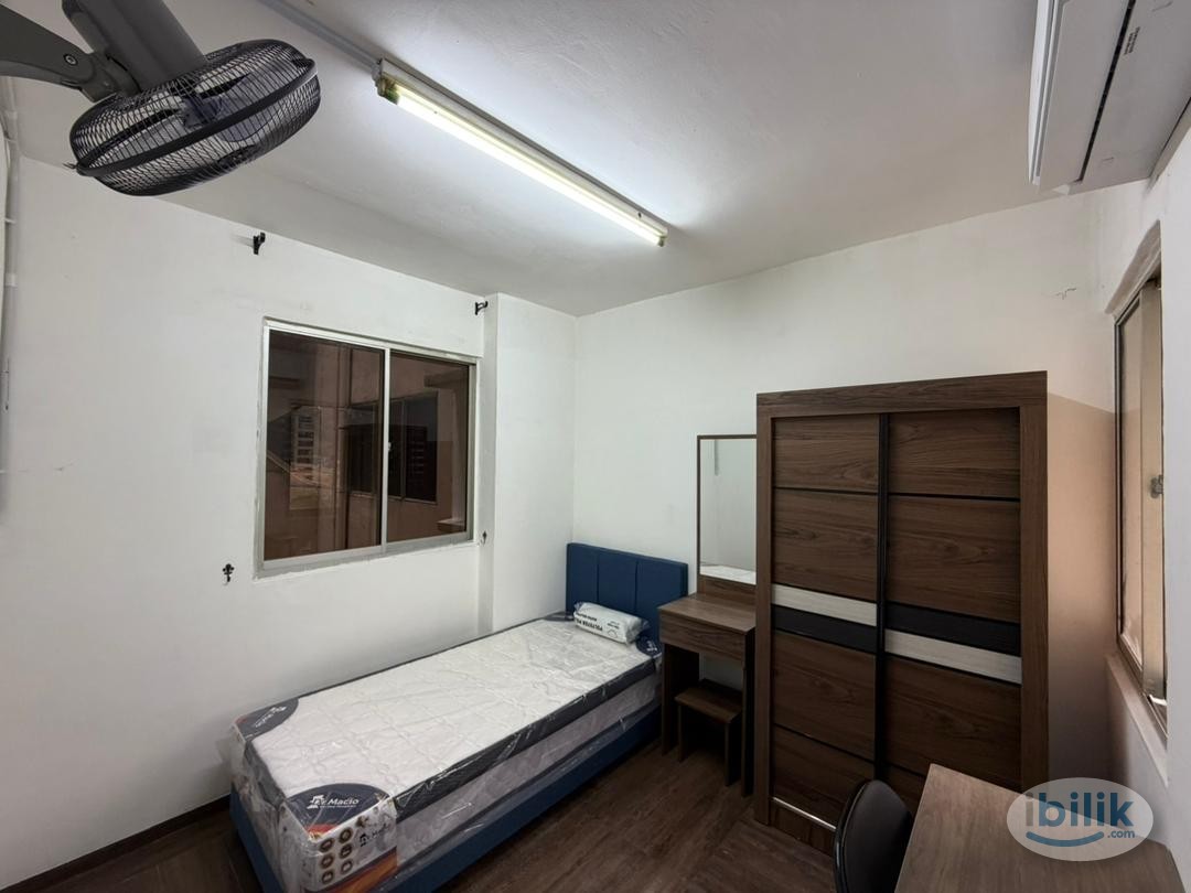 Middle Room at Tanjung Tokong, Penang - Image 1