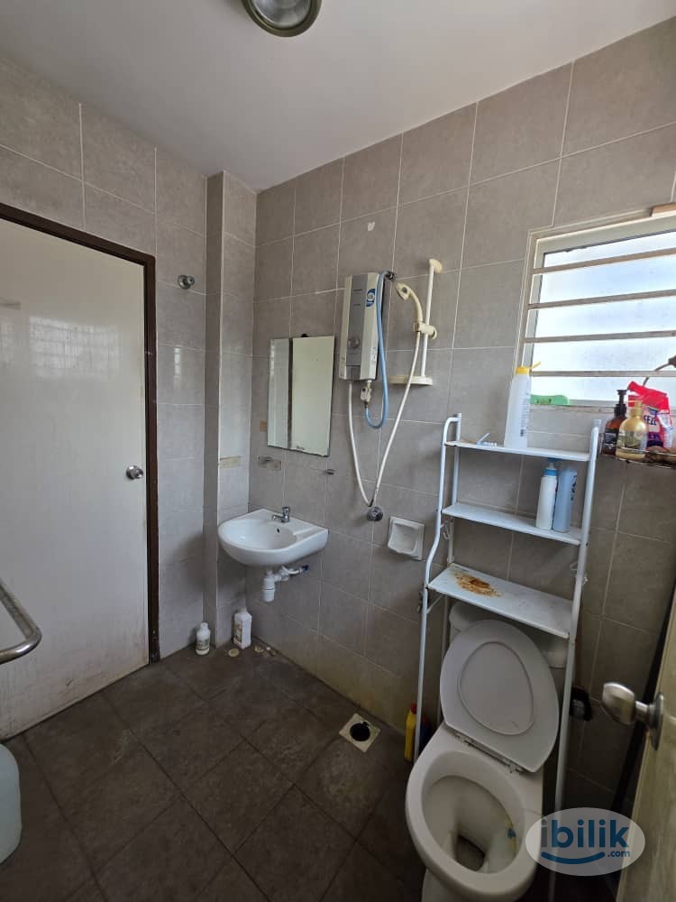 HOT PROMO NOVEMBER🔥ZERO DEPOSIT‼️ Middle Room for Rent at Kota Kemuning near Main Place mall - Image 3