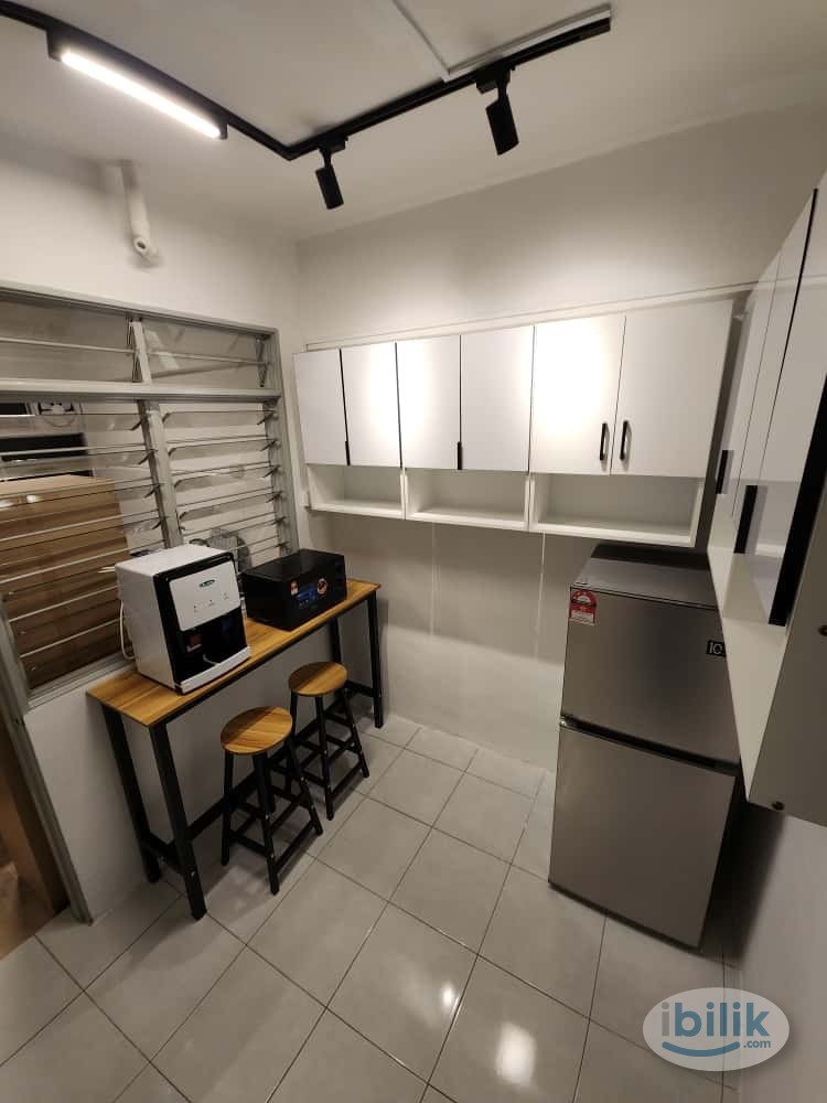 LRT USJ21  |  Utilities Covered |  Fully Furnished |  Female Room |  Main Place Residence |  Subang - Image 4