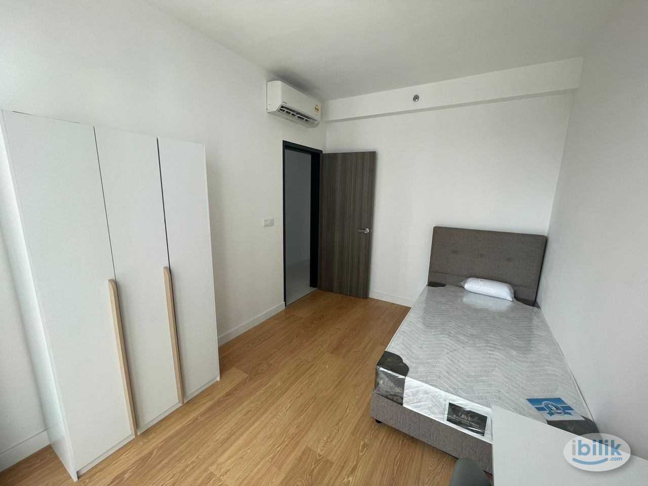 (Female Only) Single Room at Edumetro @ USJ 1(With Attached Balcony) - Image 2