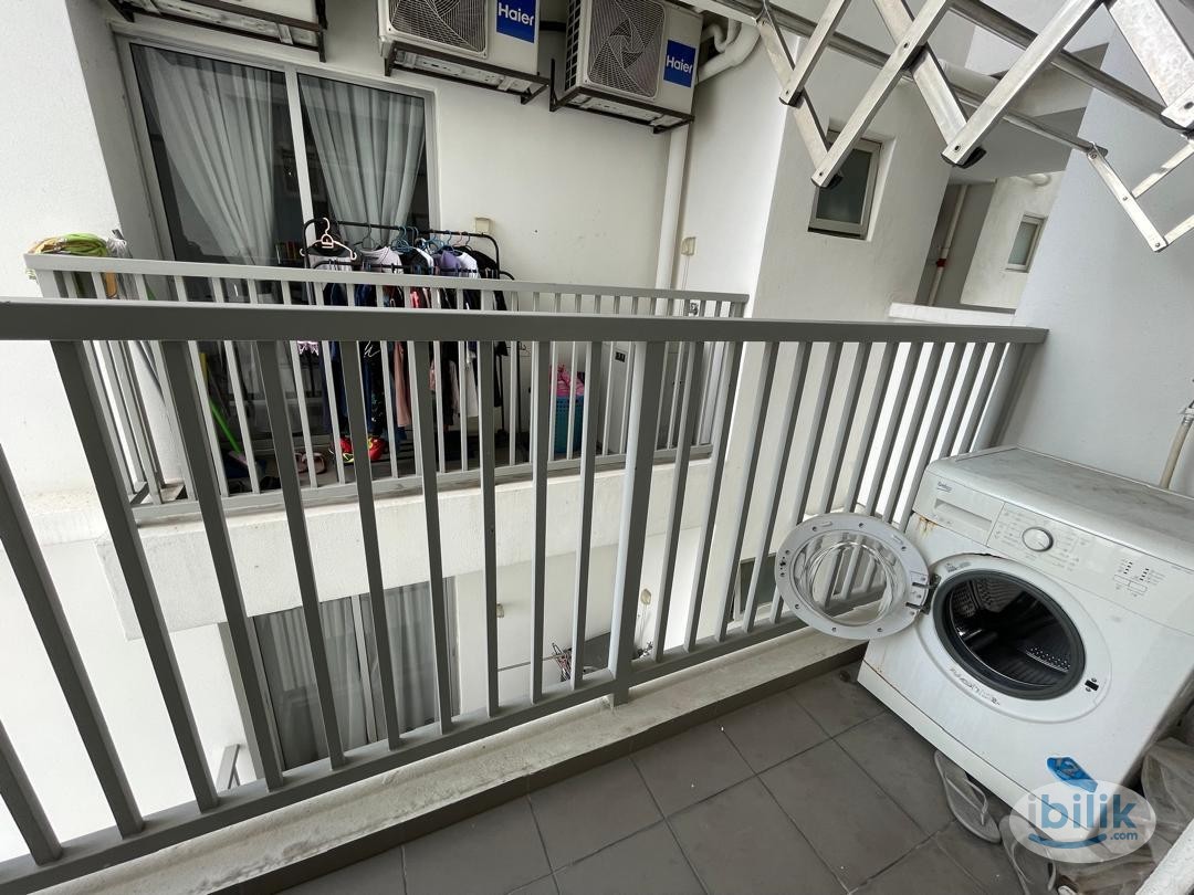 (Female Only) Middle Room at The Edge Residence, UEP Subang Jaya (Near Matahari Grocer) - Image 3