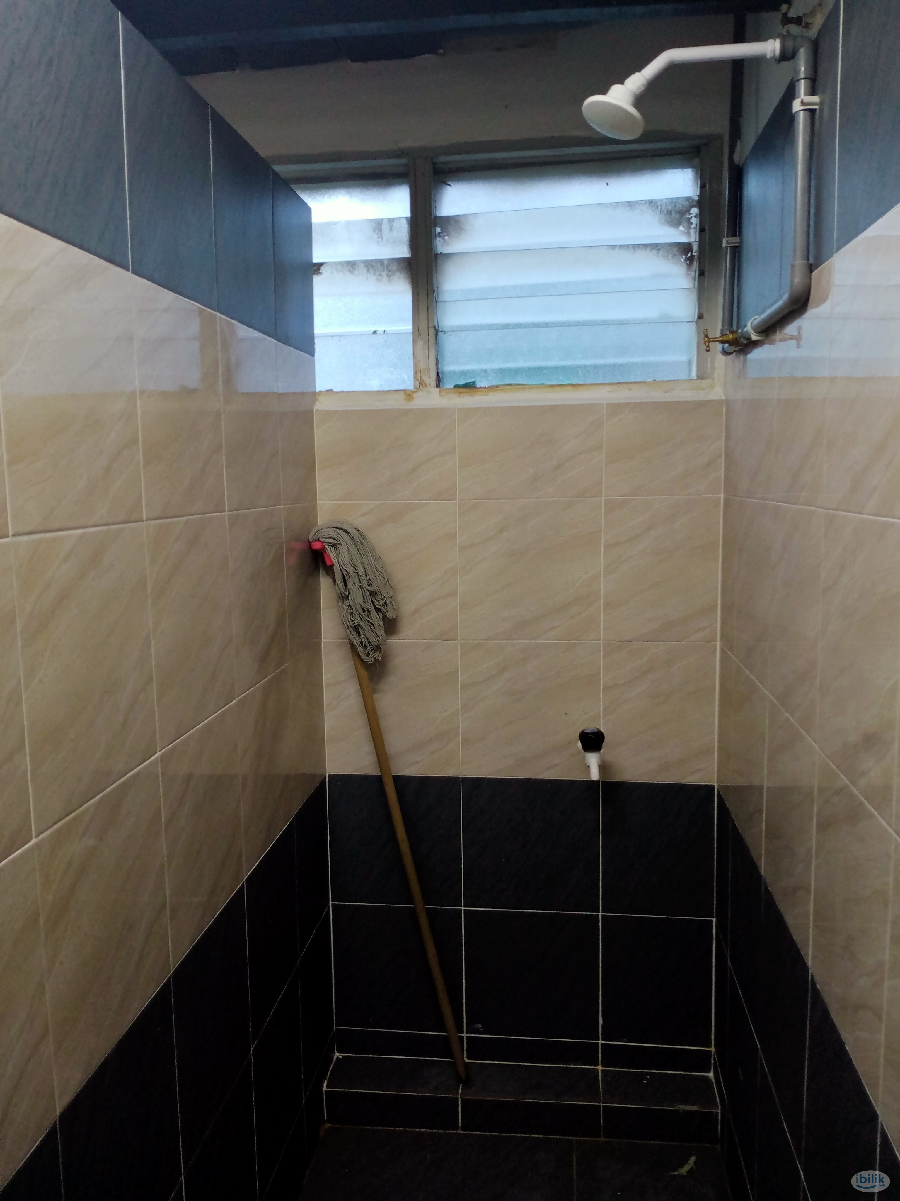 Single Room for ladies at Kuantan Town Center, Pahang - Image 4