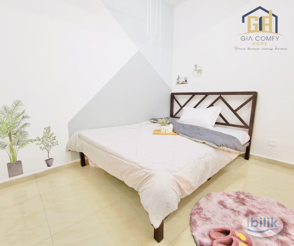 🔥3min walk LRT TAMAN PARAMOUNT Middle Room at Taman Paramount, Petaling Jaya - Image 1
