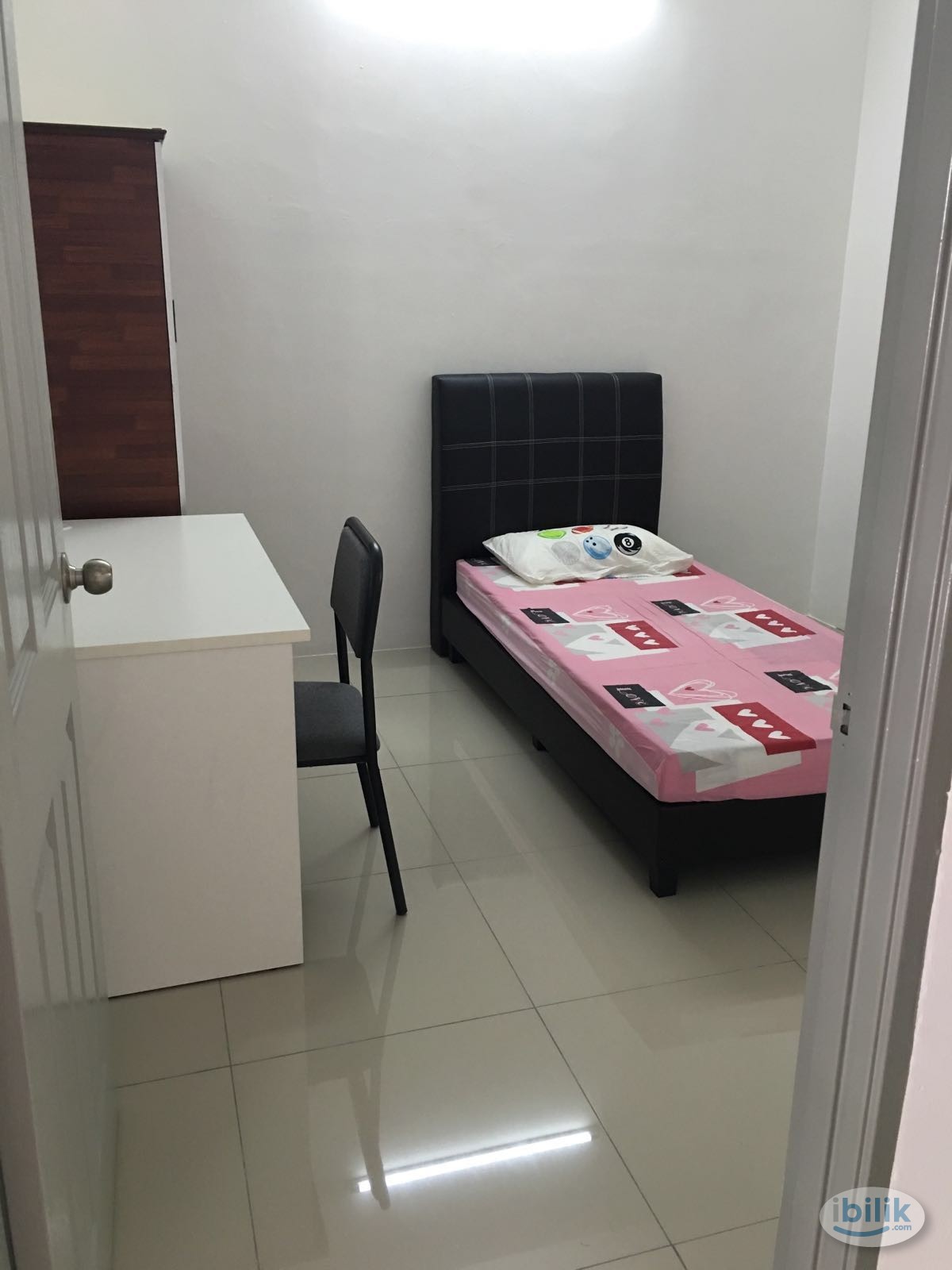 Middle Room at Ipoh, Perak - Image 3