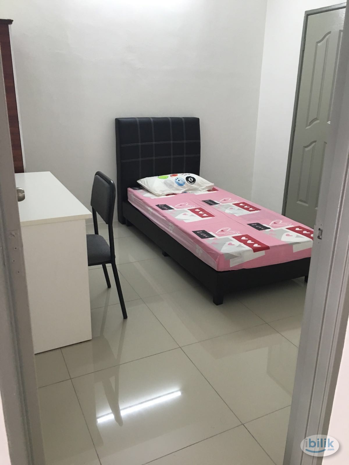 Middle Room at Ipoh, Perak - Image 5