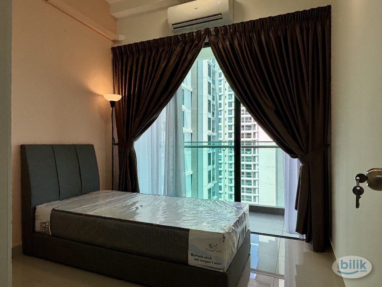 🔥 Verando Residence, Petaling Jaya, NEW CONDO Single Room🔥Fully Furnish NEW 10” Mattress Aircond Wardrobe Table Chair - Image 1