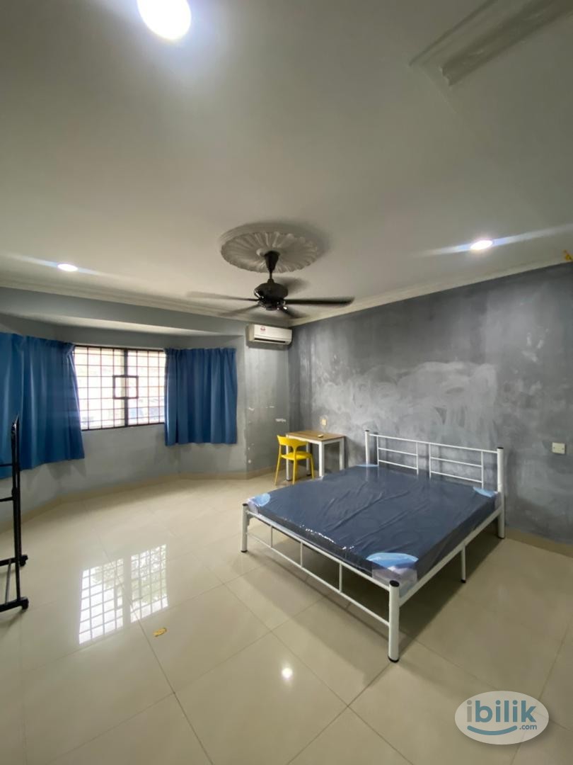 Master Room at Sepah Puteri, Kota Damansara📣 FREE WIFI - Image 1