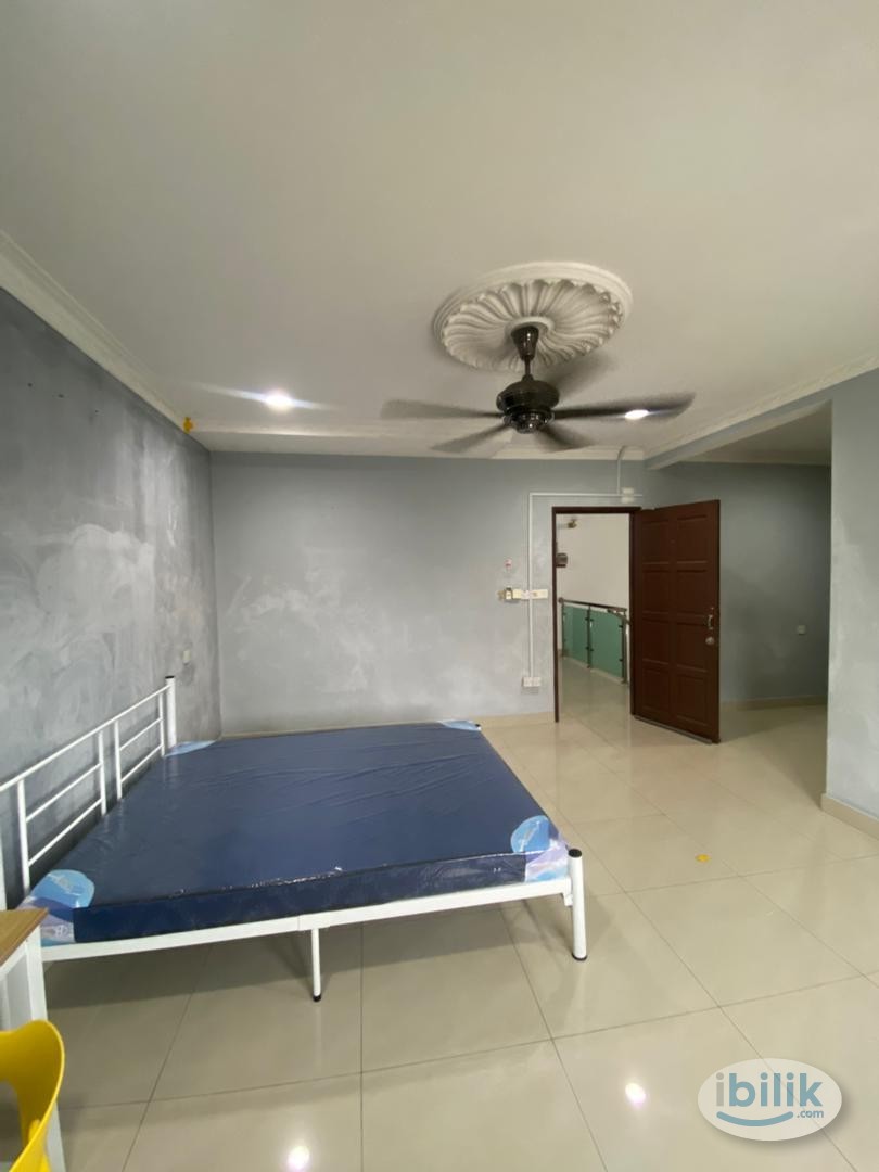 Master Room at Sepah Puteri, Kota Damansara📣 FREE WIFI - Image 2