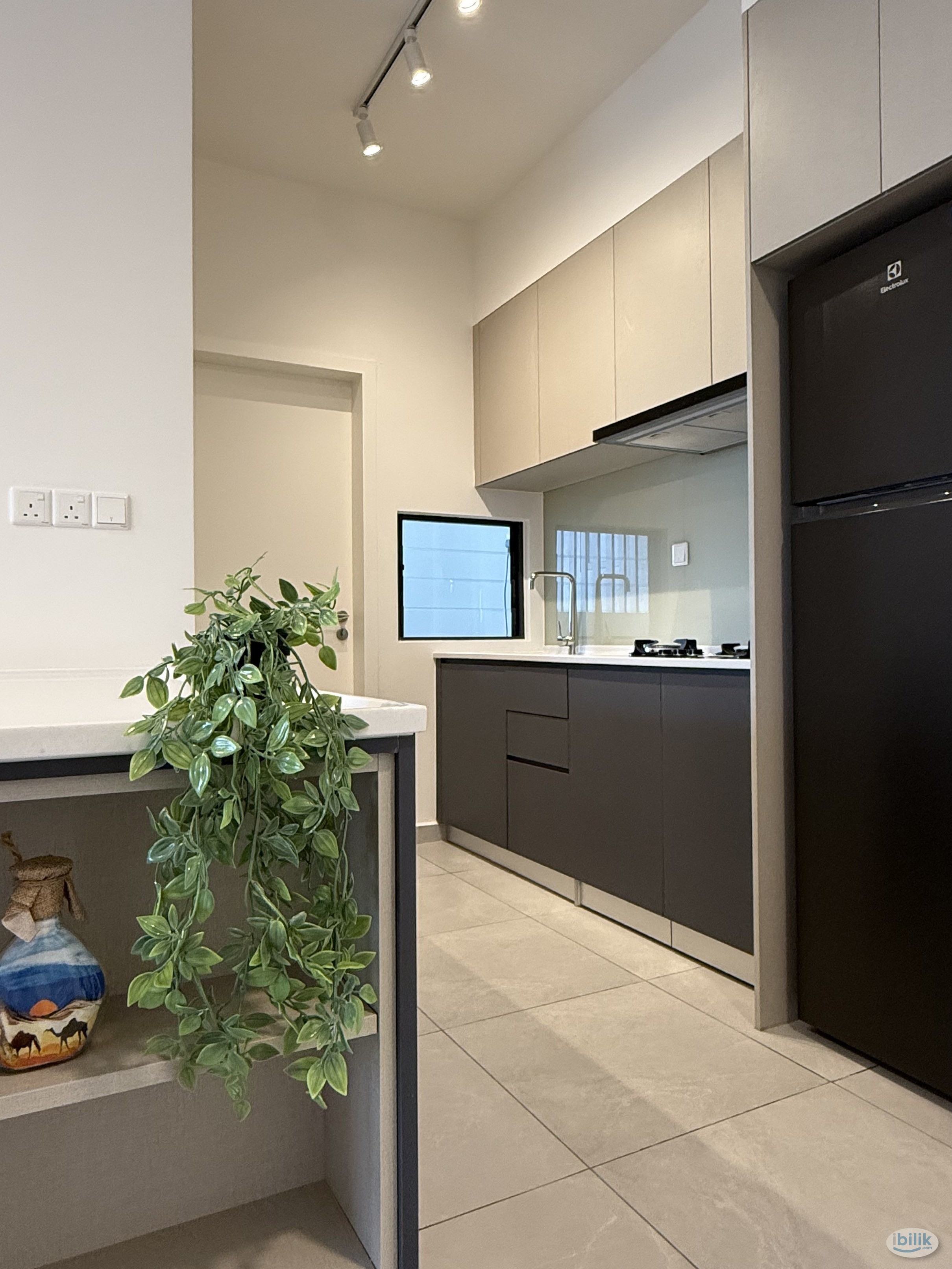 Master Room at D'IVO Residences by EXSIM, Old Klang Road - Image 1