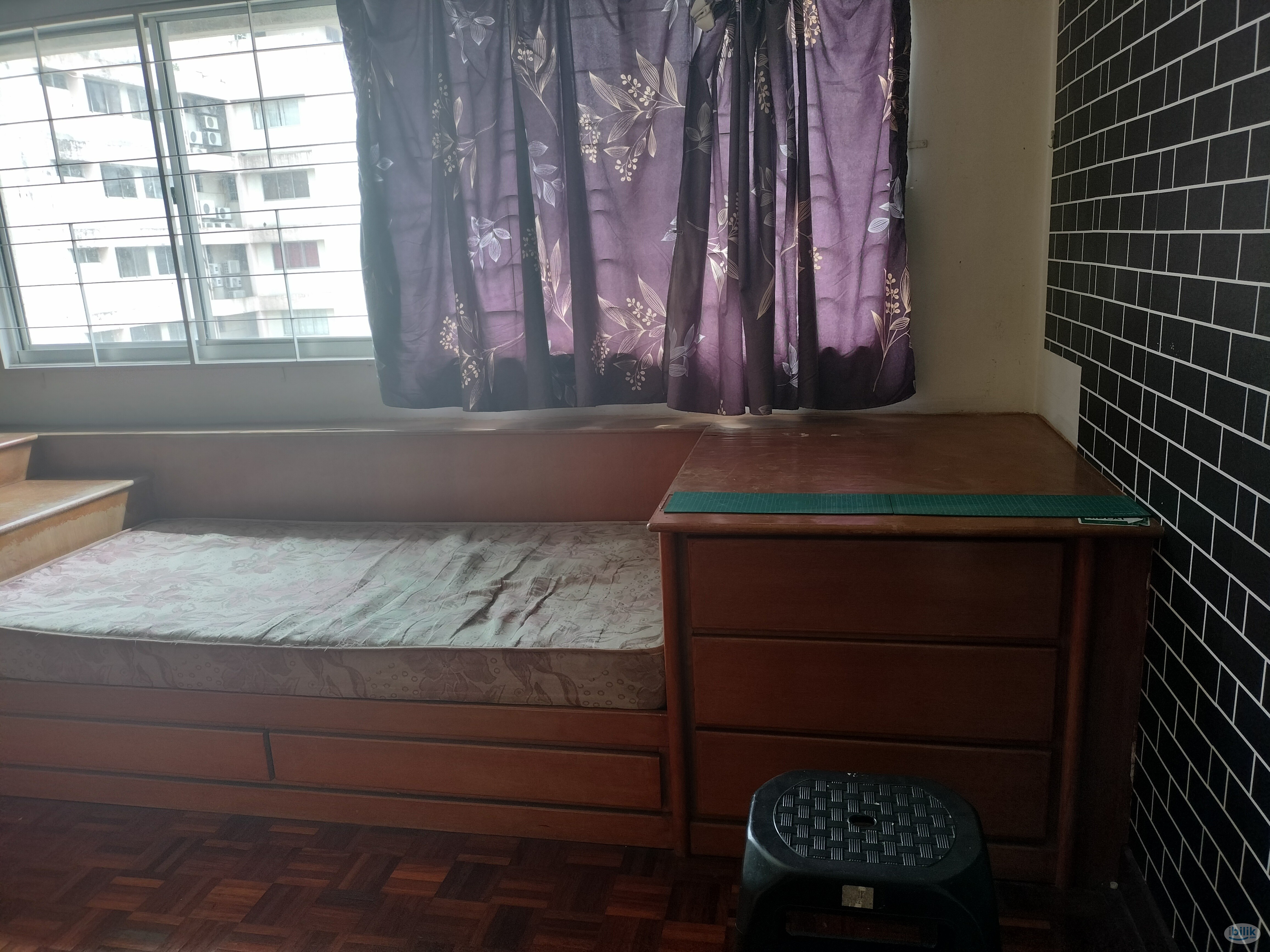 Middle Room at OG Heights, Taman Yarl - Image 1