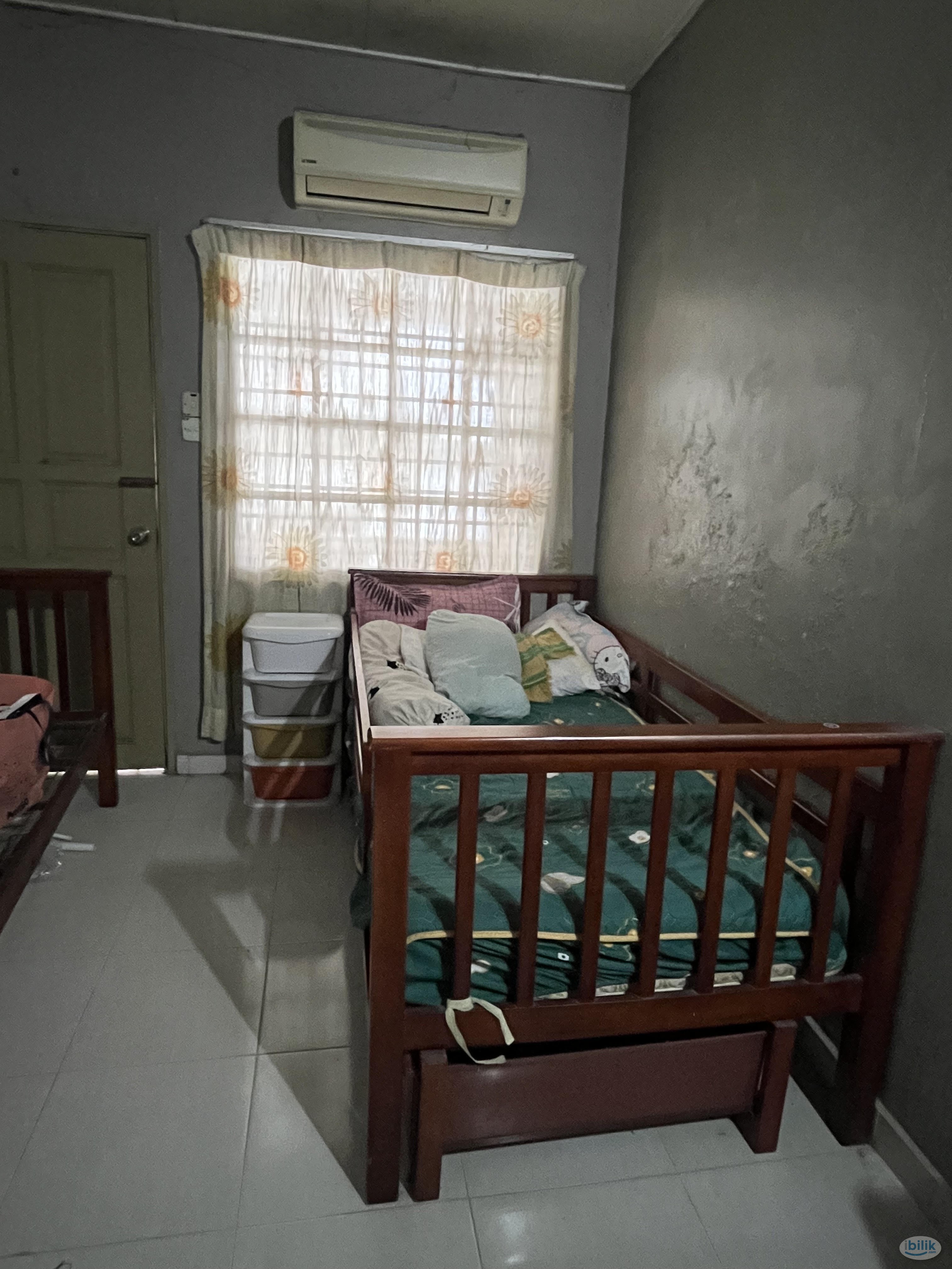 Middle Room at Cheras, Kuala Lumpur - Image 2