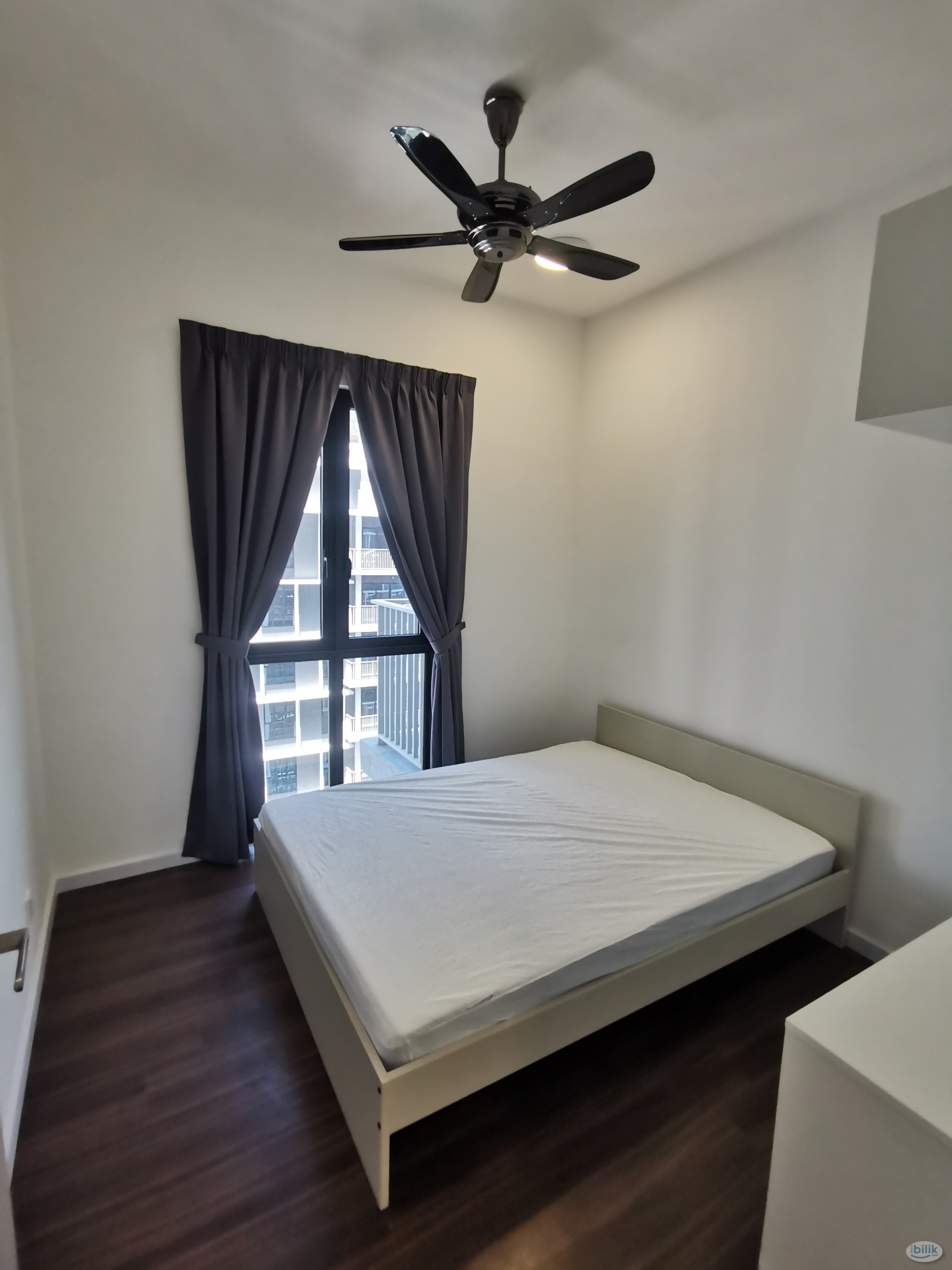 Vertu Resort Condo Aircond middle room include utilities share bathroom MIX GENDER - Image 1
