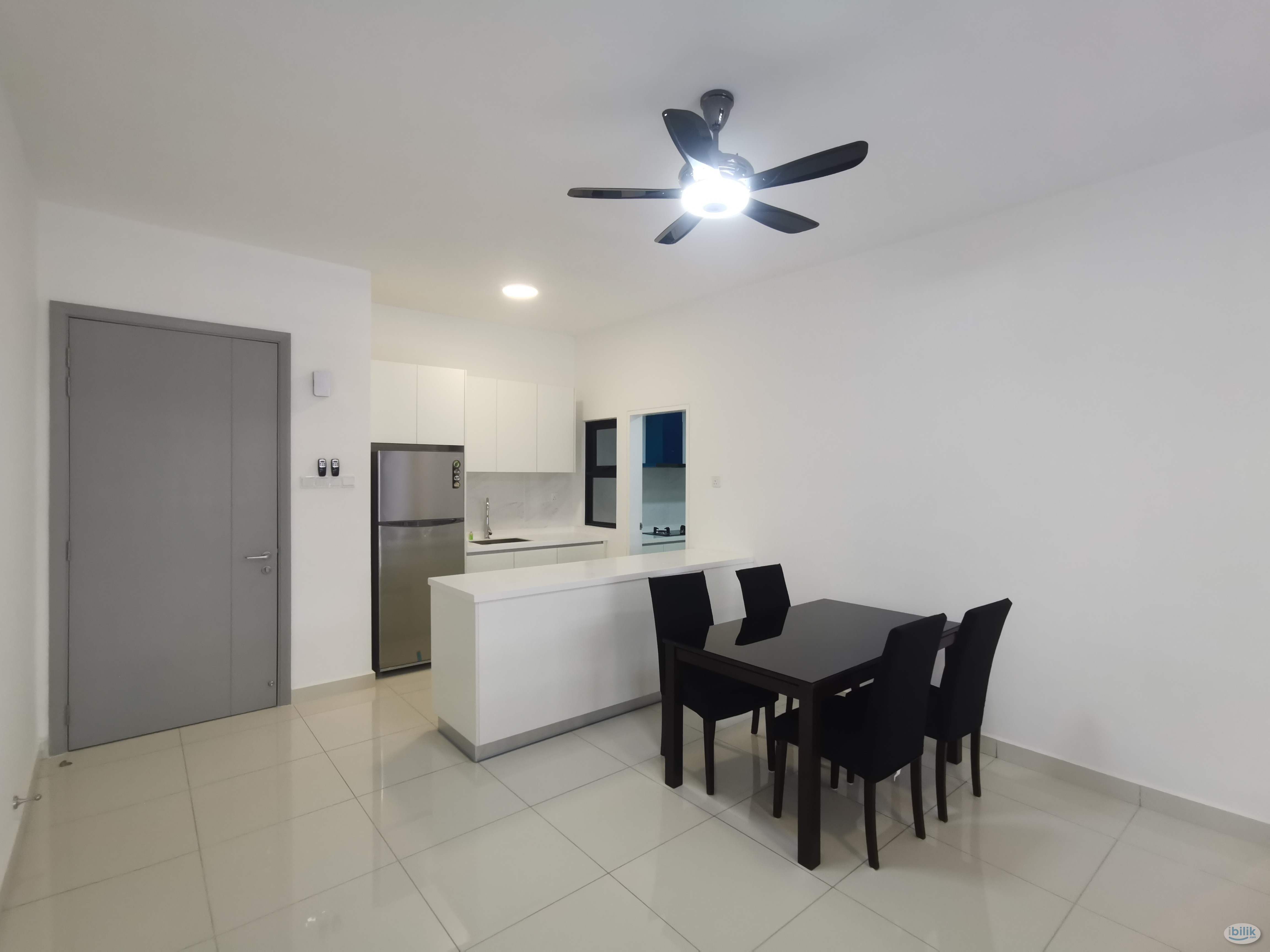 Vertu Resort Condo Aircond middle room include utilities share bathroom MIX GENDER - Image 3