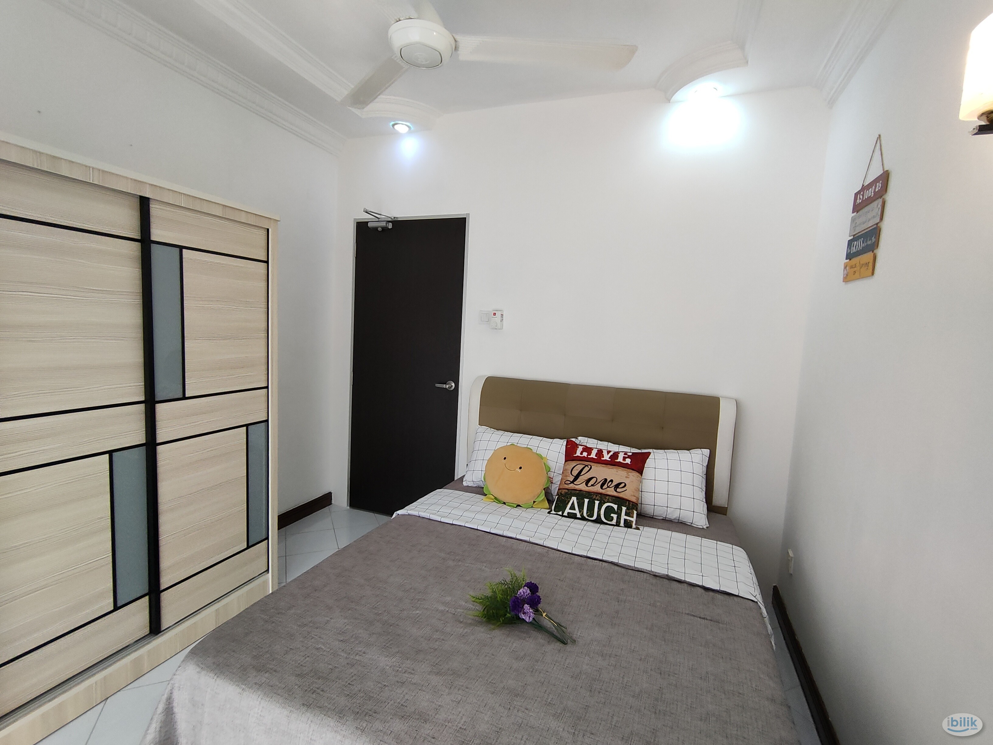 Looking for Female Tenant !!! Middle Room with Balcony at Sri York Condo, Penang - Image 1