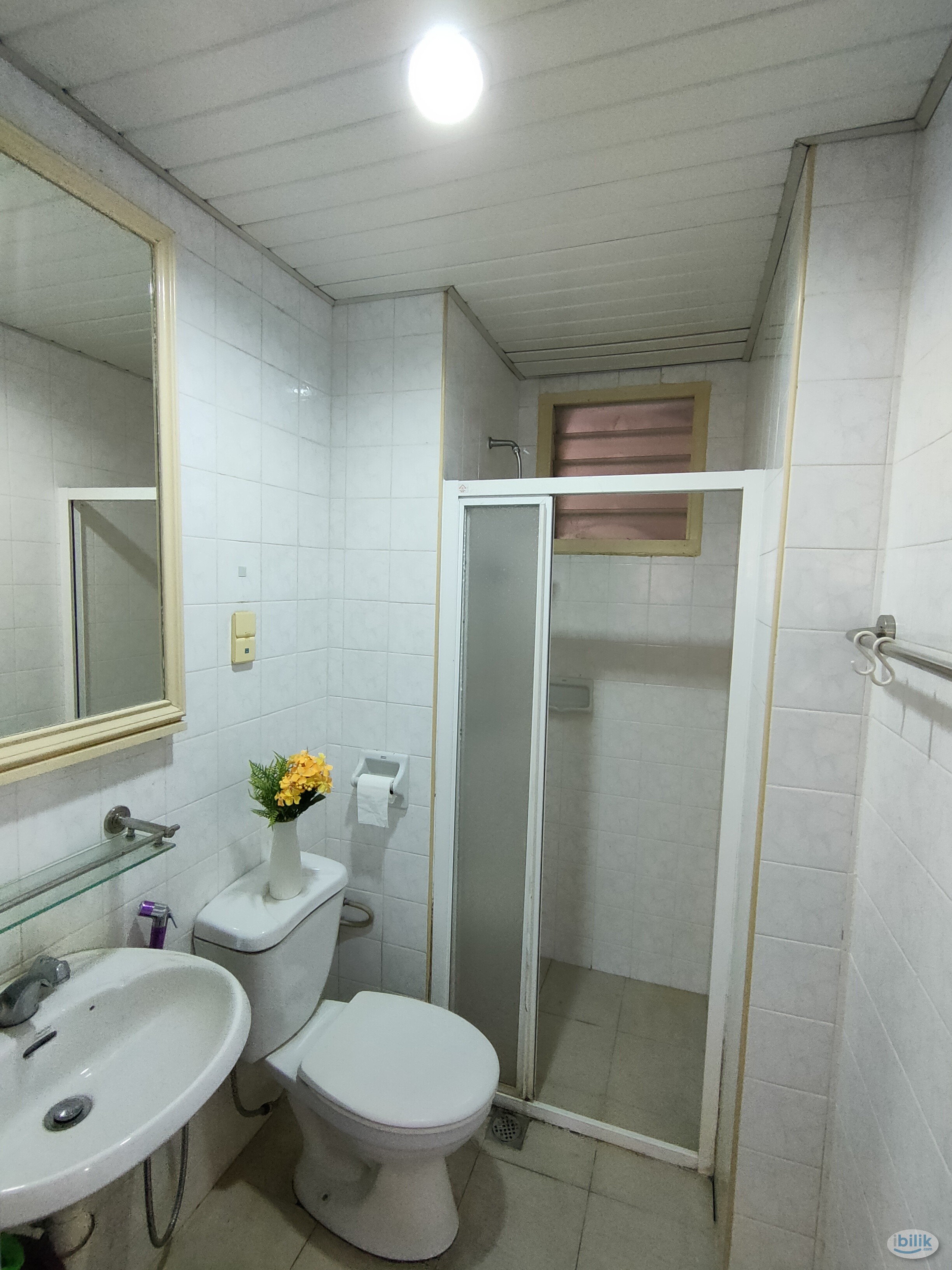 Looking for Female Tenant !!! Middle Room with Balcony at Sri York Condo, Penang - Image 3