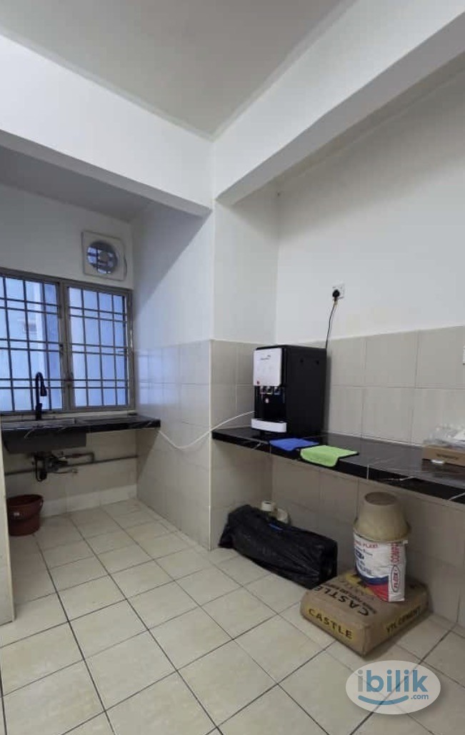 Middle Room at Angkasa Condominiums, Cheras - Image 4
