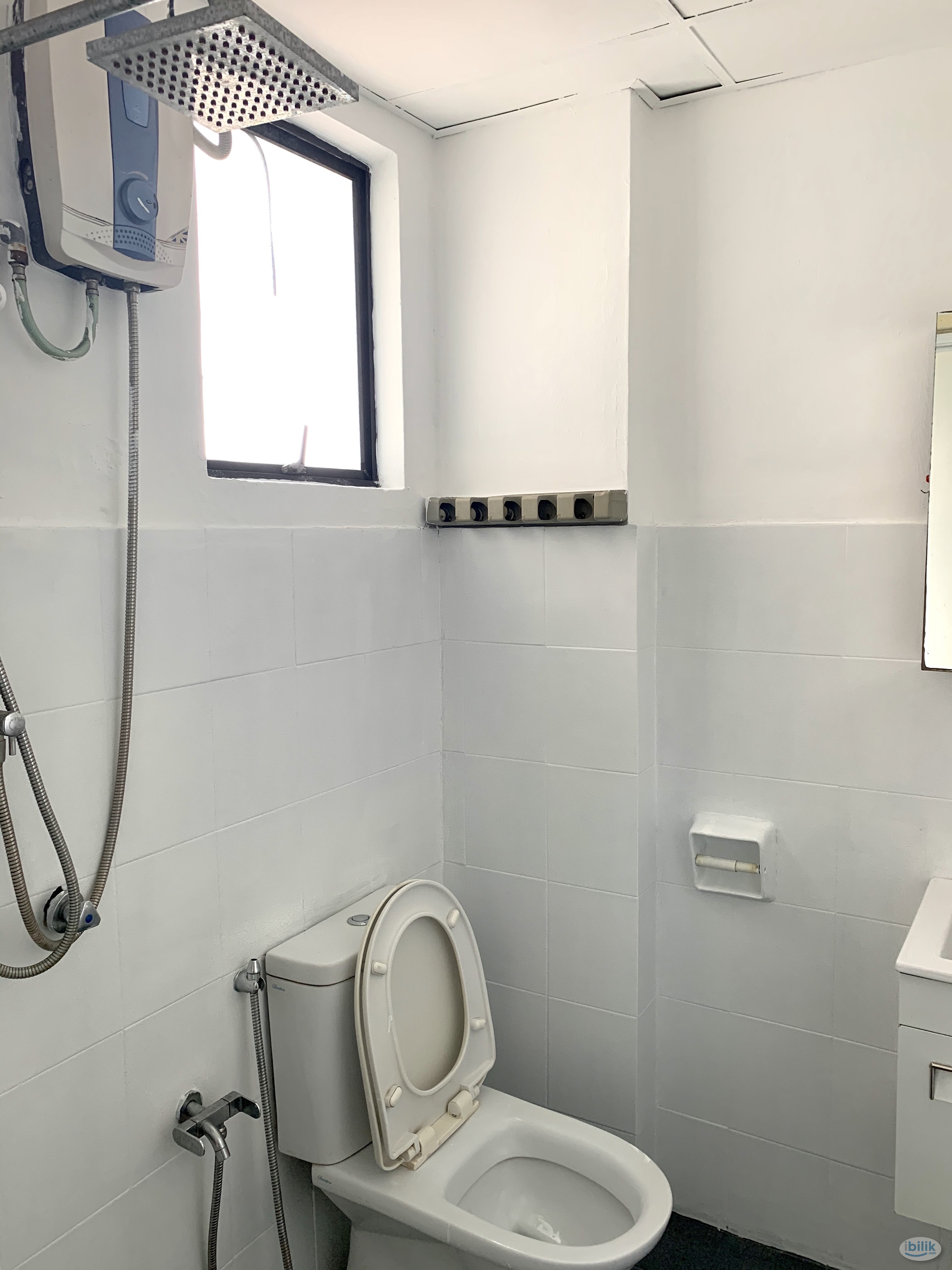 Free electric Middle Room at Puncak Damansara, Bandar Utama - Image 2