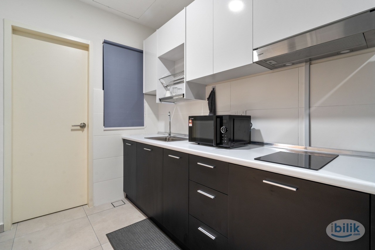Single Room at MRT Taman Equine, Seri Kembangan - Image 2