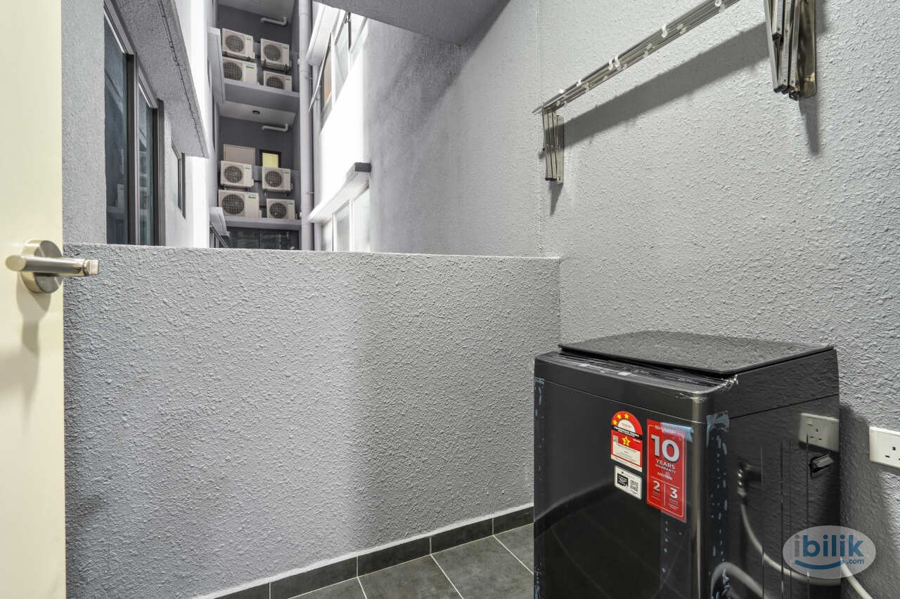 Single Room at MRT Taman Equine, Seri Kembangan - Image 4