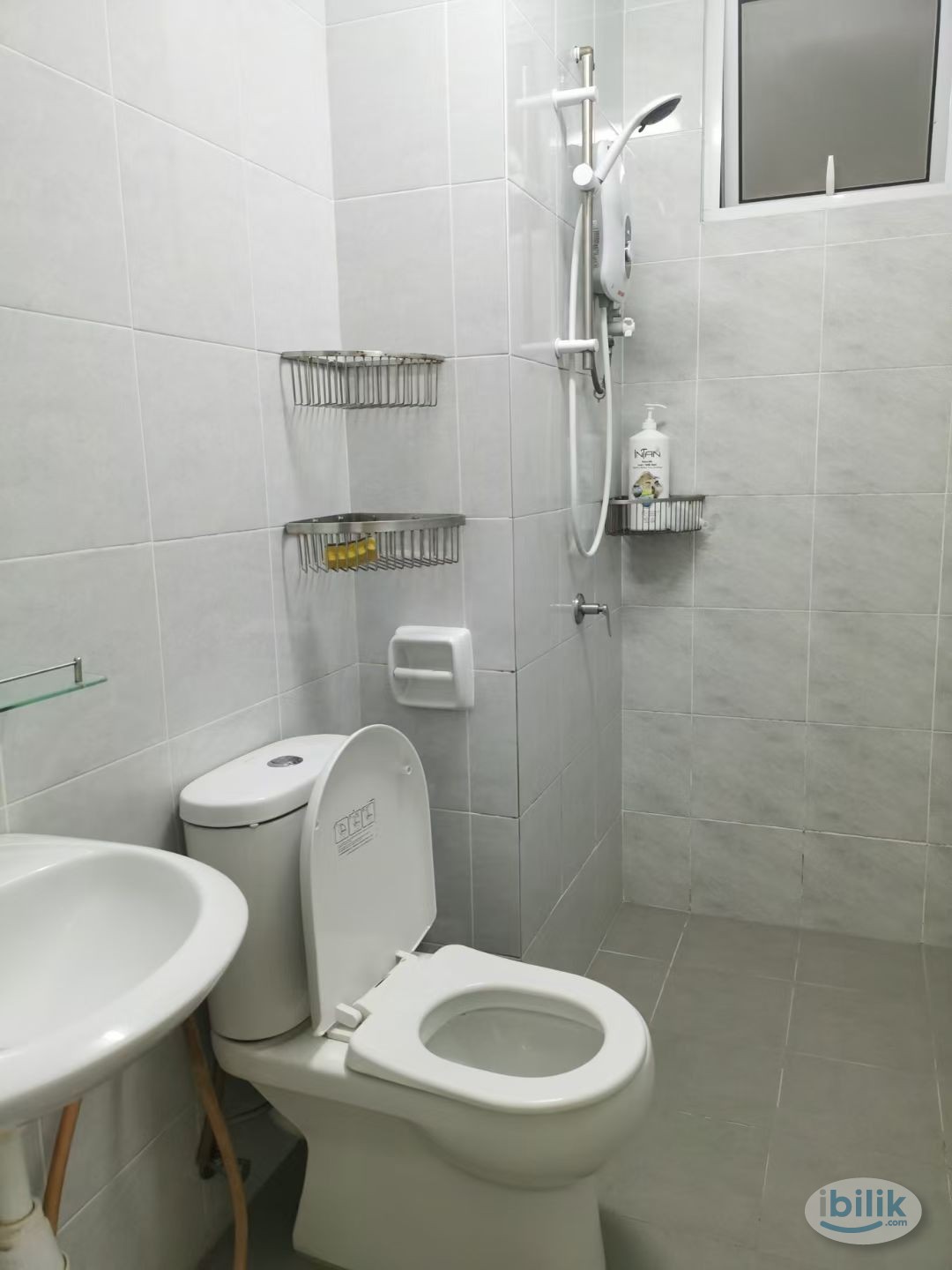 Master Room at I-Santorini, Tanjung Tokong - Image 5