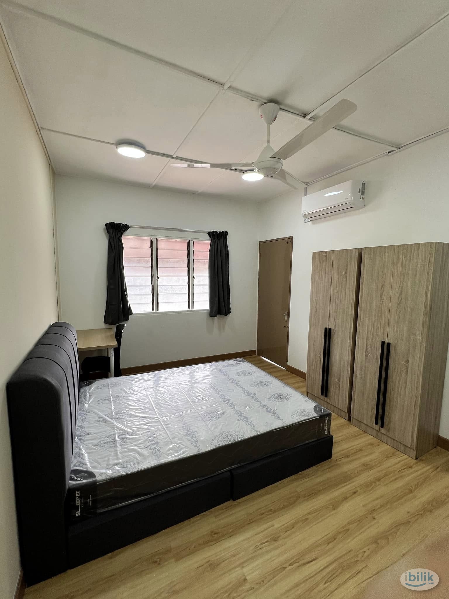 🚄3 min walk LRT TAMAN PARAMOUNT Balcony Middle Room - Image 2