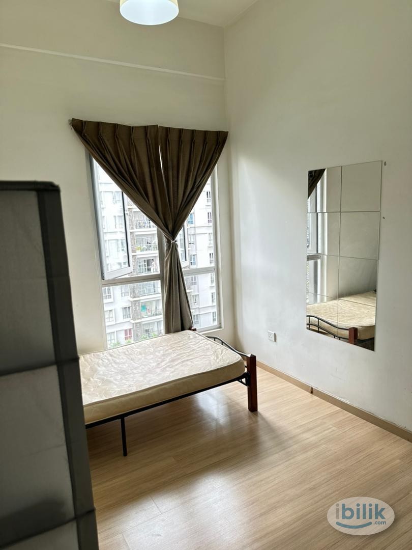 Middle Room at Anyaman Residence, Sungai Besi - Image 2