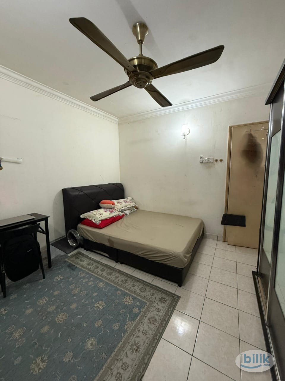 Middle Room at Kota Damansara, Petaling Jaya - Image 1