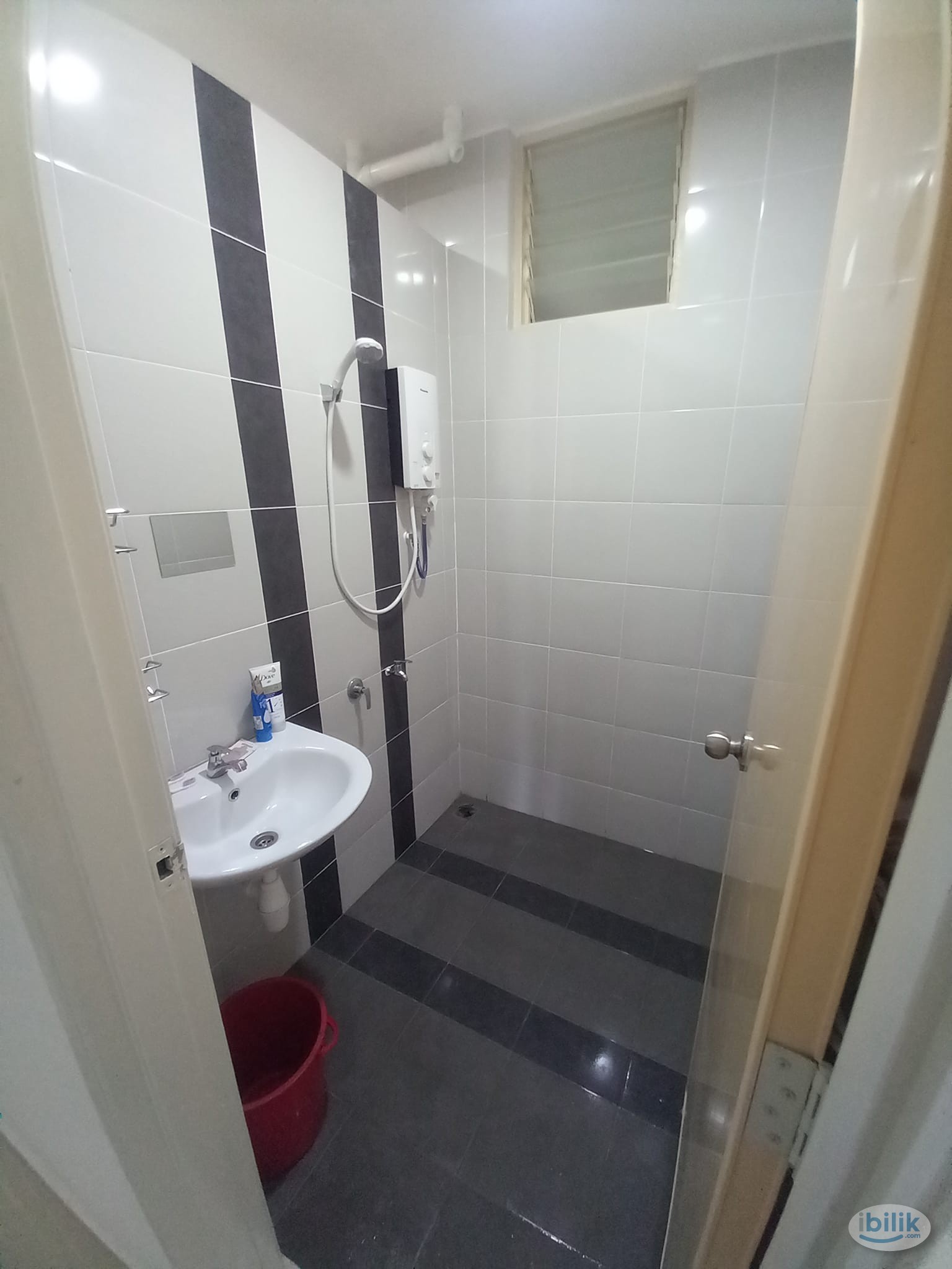 Middle Room at Idaman Selasih, Sungai Ara - Image 2