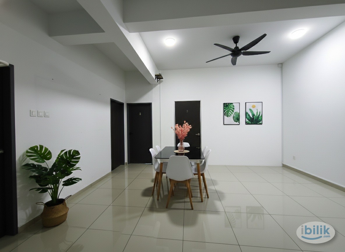 🏠Premium Balcony Room with Private Balcony, Stunning Views, and Stylish Designs at Perai Icon City✨ - Image 4