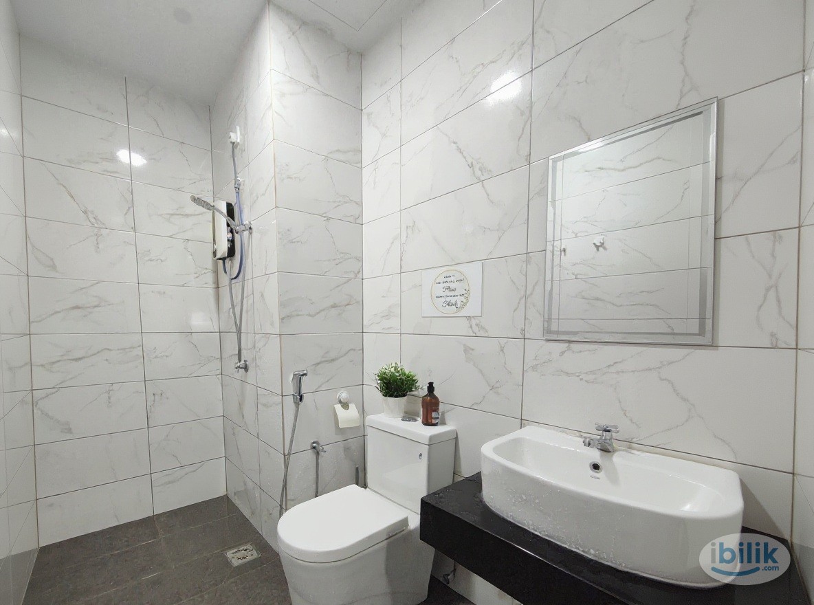 🏠Premium Balcony Room with Private Balcony, Stunning Views, and Stylish Designs at Perai Icon City✨ - Image 5