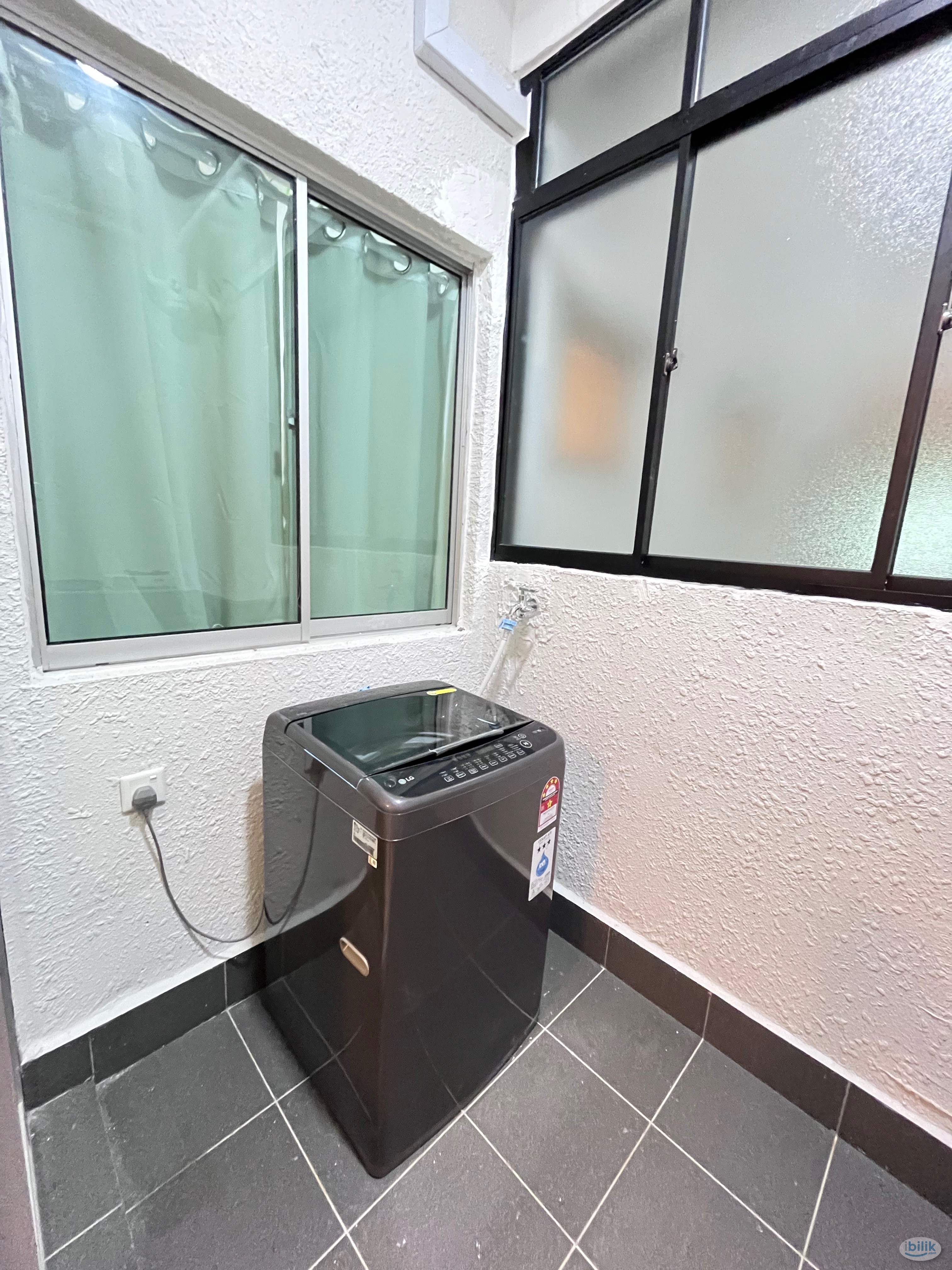 Razak City Residences_R2 Medium Room w Bathroom_Female - Image 3