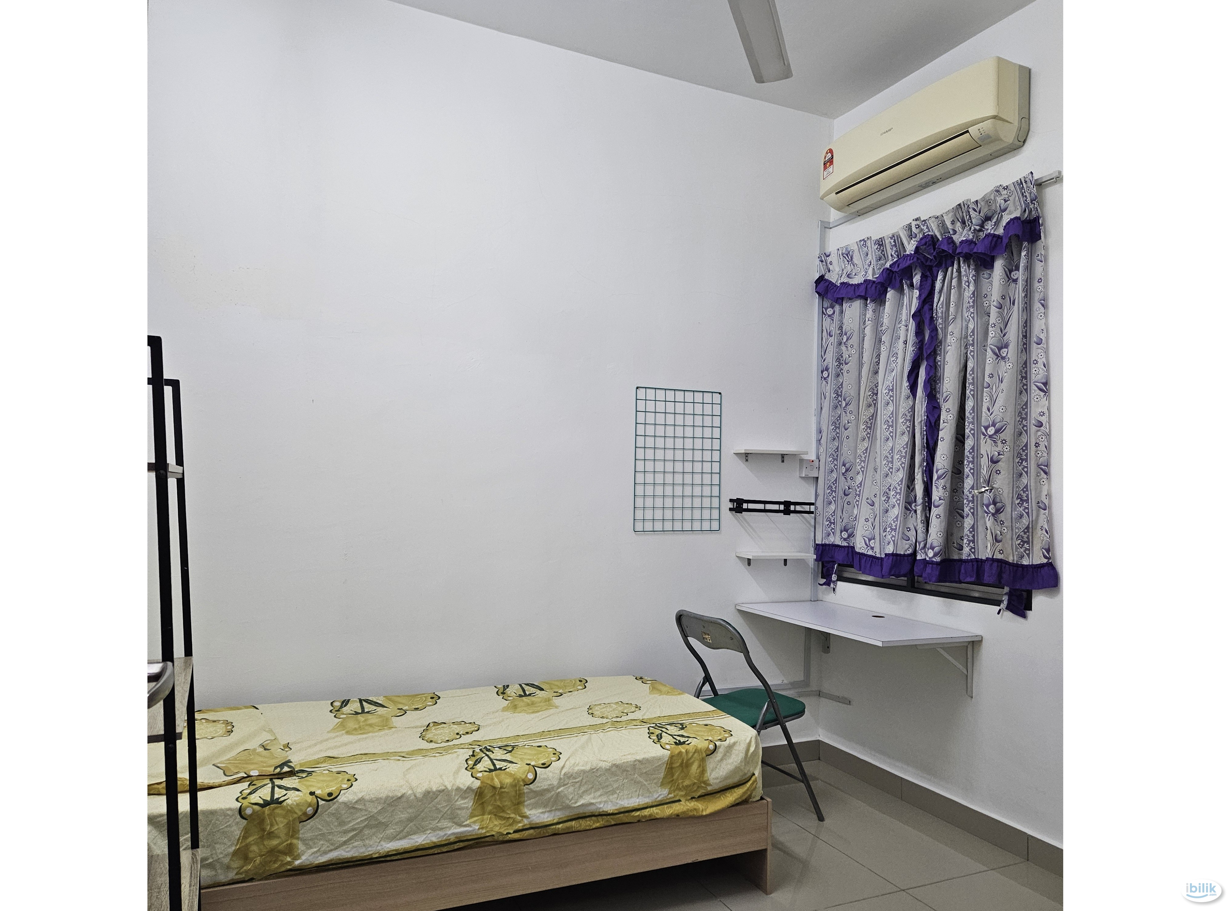 Middle Room with attached bathroom at Taman Kinrara, Puchong - Image 5
