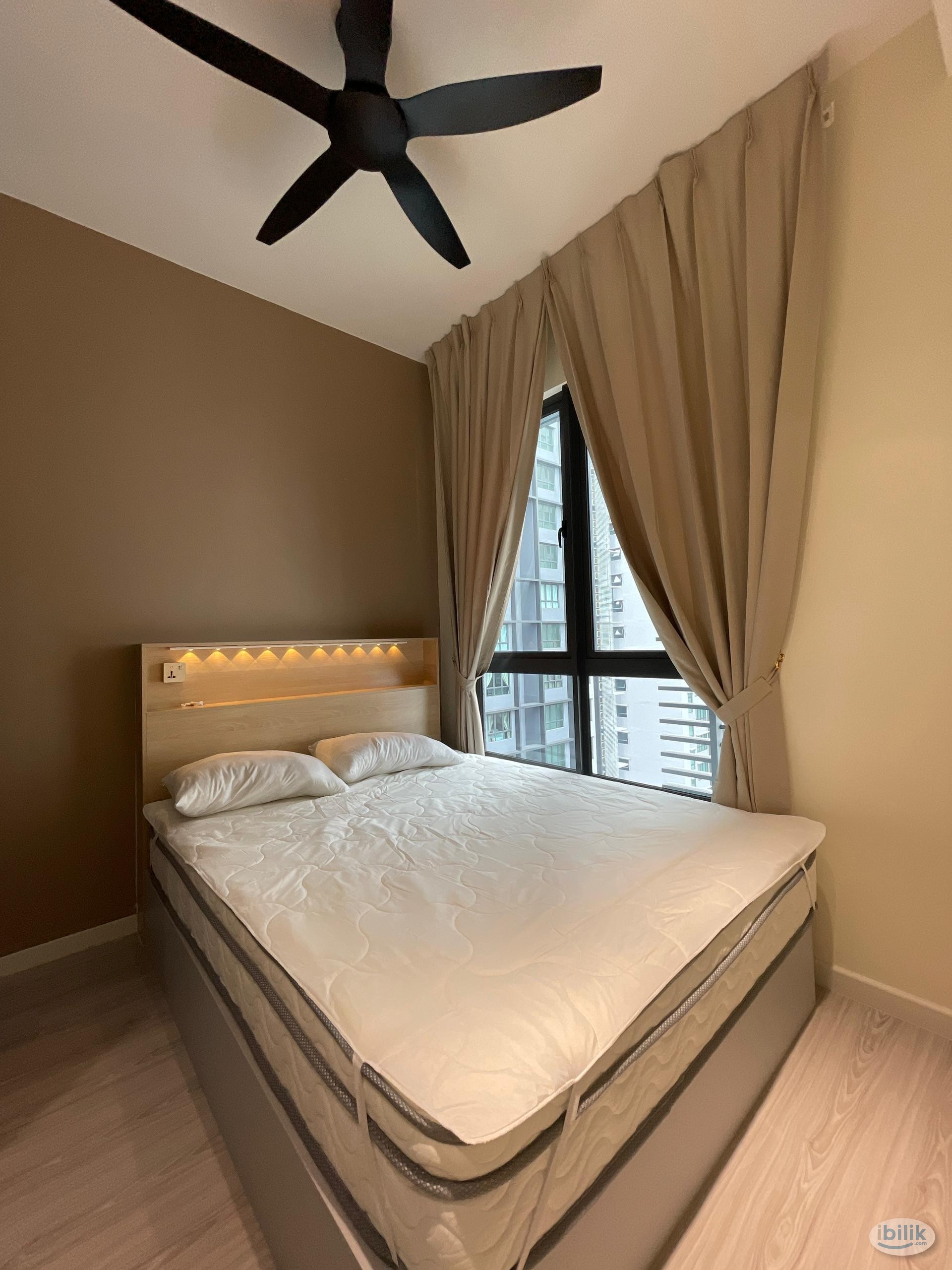 Ladies Only! Cozy Small Room @ Meta Residence – Walk to MRT! - Image 1