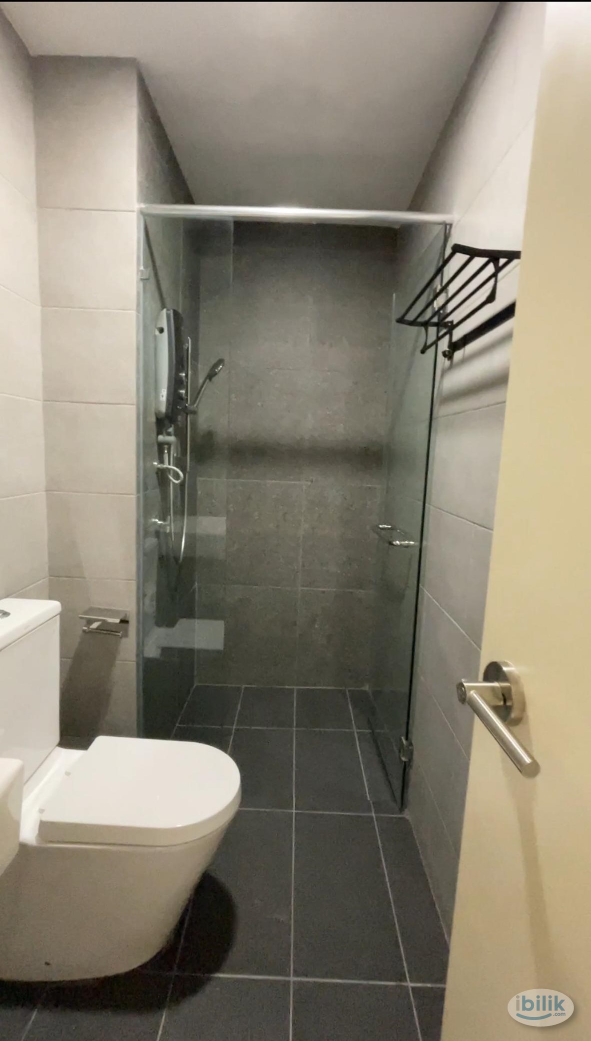 Ladies Only! Cozy Small Room @ Meta Residence – Walk to MRT! - Image 3