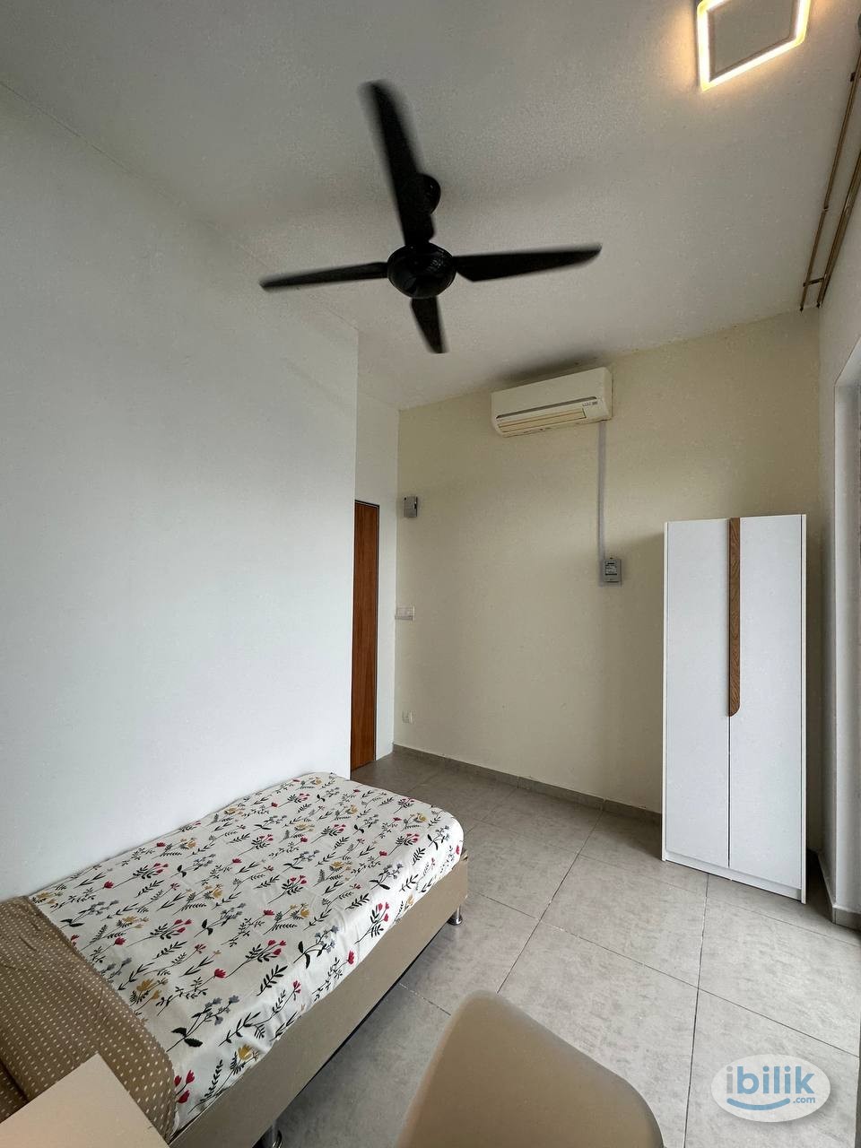 Premium Middle Balcony Room with FREE Wifi @ Old Klang Road - Image 3