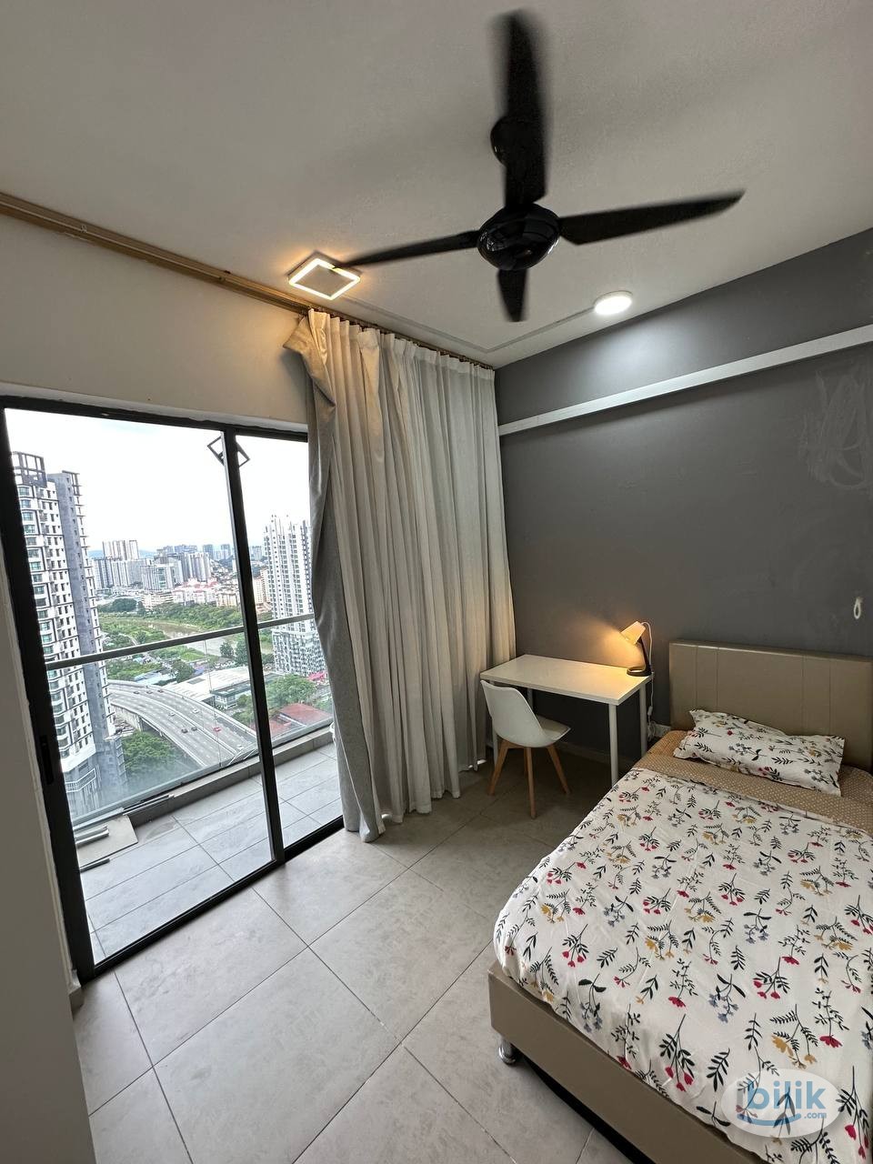Premium Middle Balcony Room with FREE Wifi @ Old Klang Road - Image 1