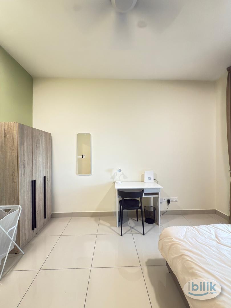 Good Looking Middle Room at Residensi Amansuri Bandar Sri Permaisuri, Cheras walk distance LRT salak selatan - Image 1