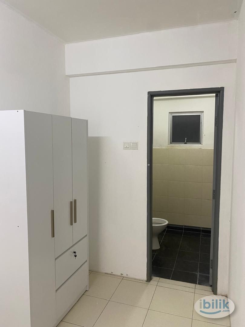 Master Room at Batu Kawan, Seberang Perai - Image 1
