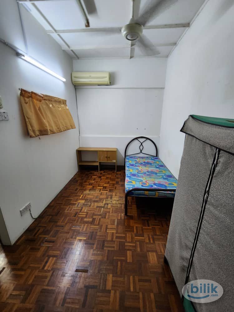 Walking Distance to Kelana Jaya LRT 🚅 Single Room at SS24 Petaling Jaya, Selangor - Image 1