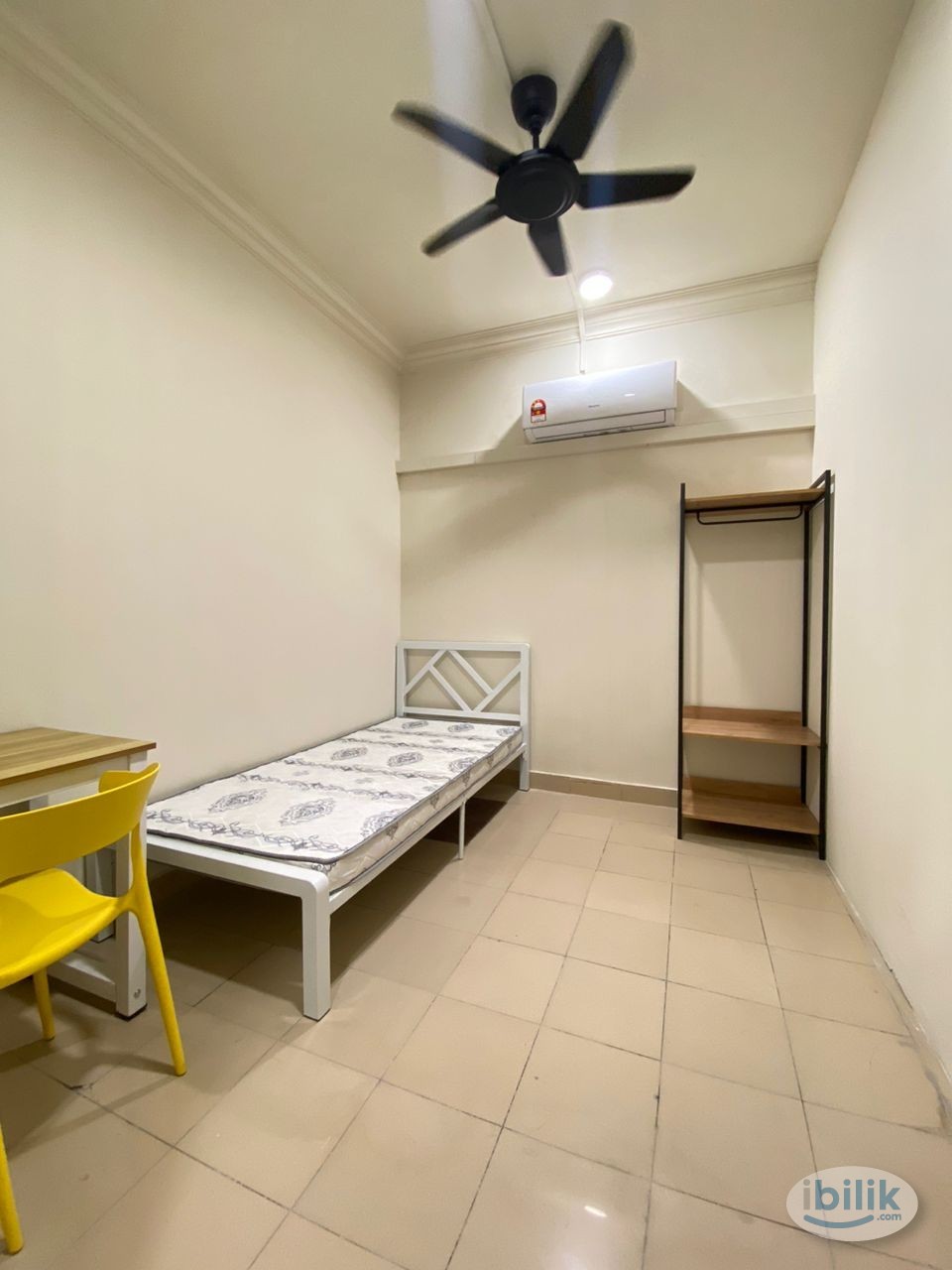 📥New Room Female Unit Low Budget Welcoming‼️🎈Middle Room With Aircond Free &Free Utilities🌟Zero Deposit🤭Near Walking LRT - Image 1