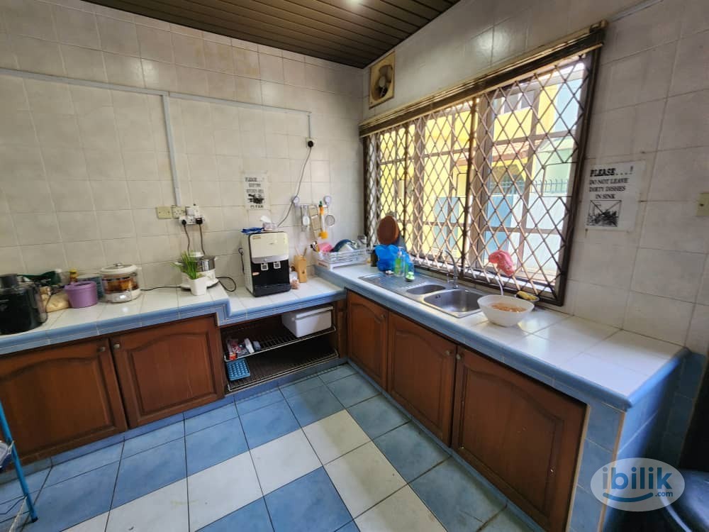 ✨ Bilik Untuk Disewa – PJ22 (Kampung Tunku) | 1 Minit Jalan Kaki ke LRT Paramount ✨ - Image 3