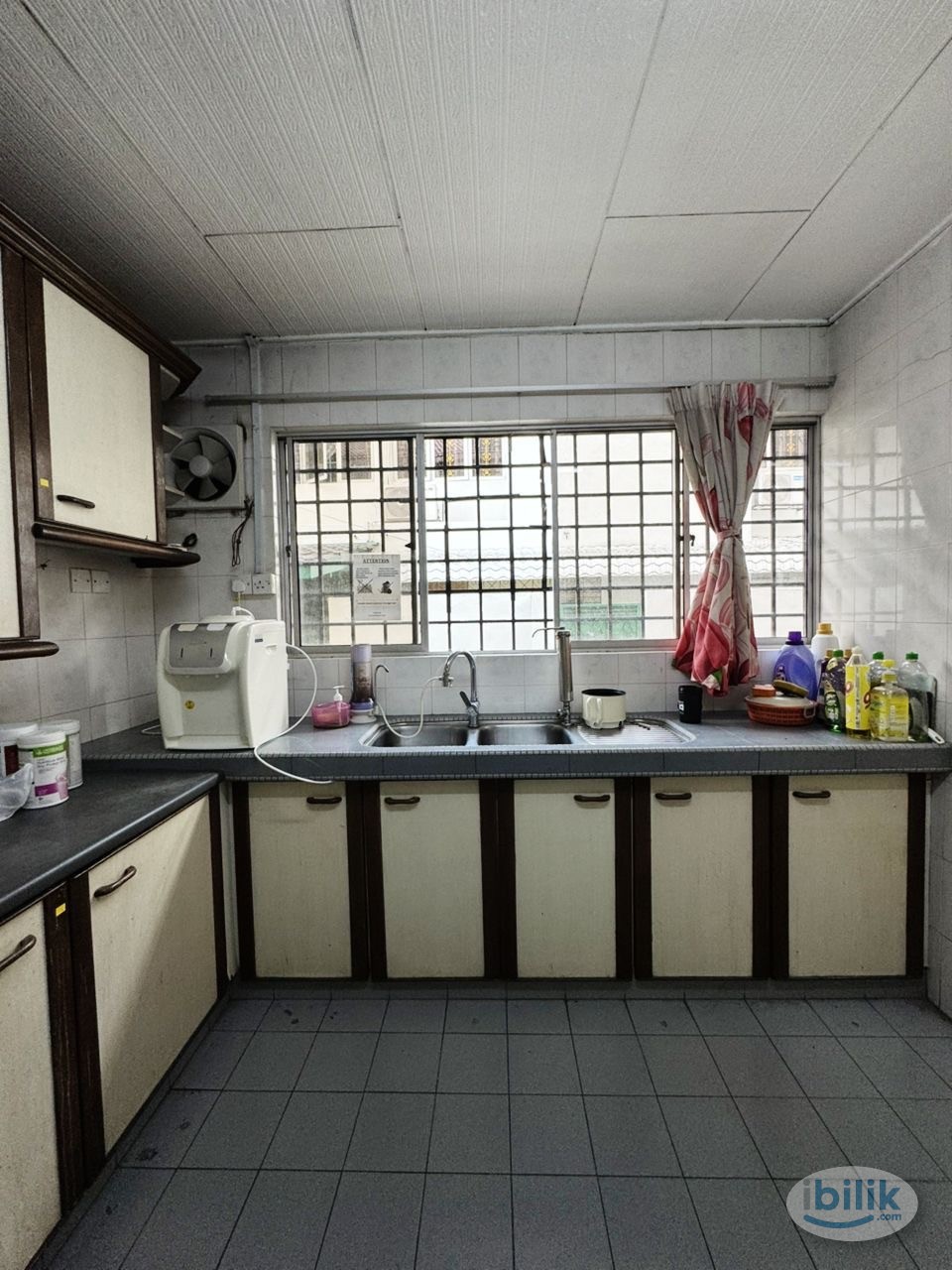 📢 Special Offer! 🏠💰 Low Deposit in Bandar Utama 🛏️ Single Rooms To Rent With WiFi! 🌐🔌💻 - Image 3