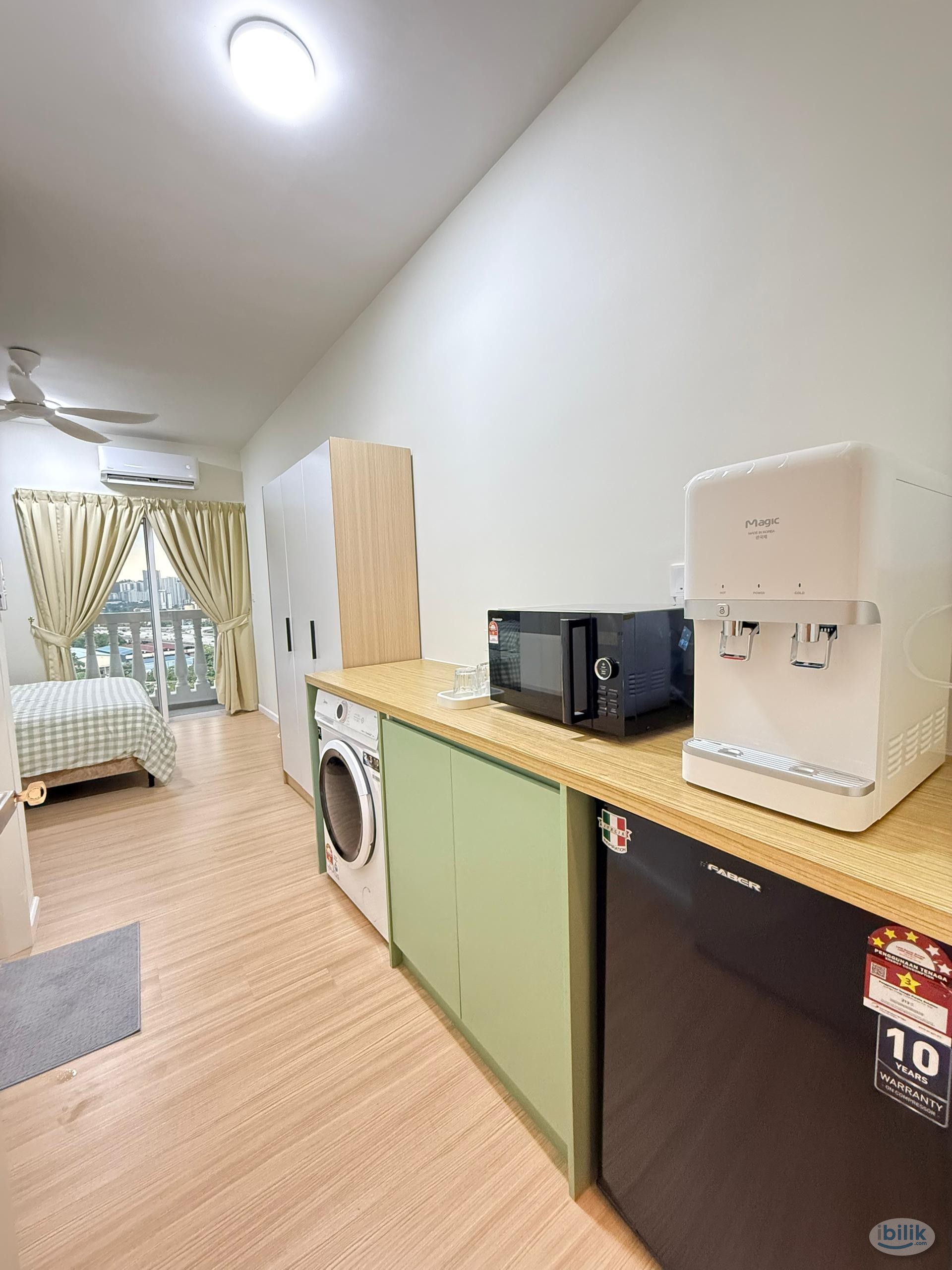 PREMIUM Master Room at Amansuri City Sentral Residence, Bandar Sri Permaisuri - Image 2