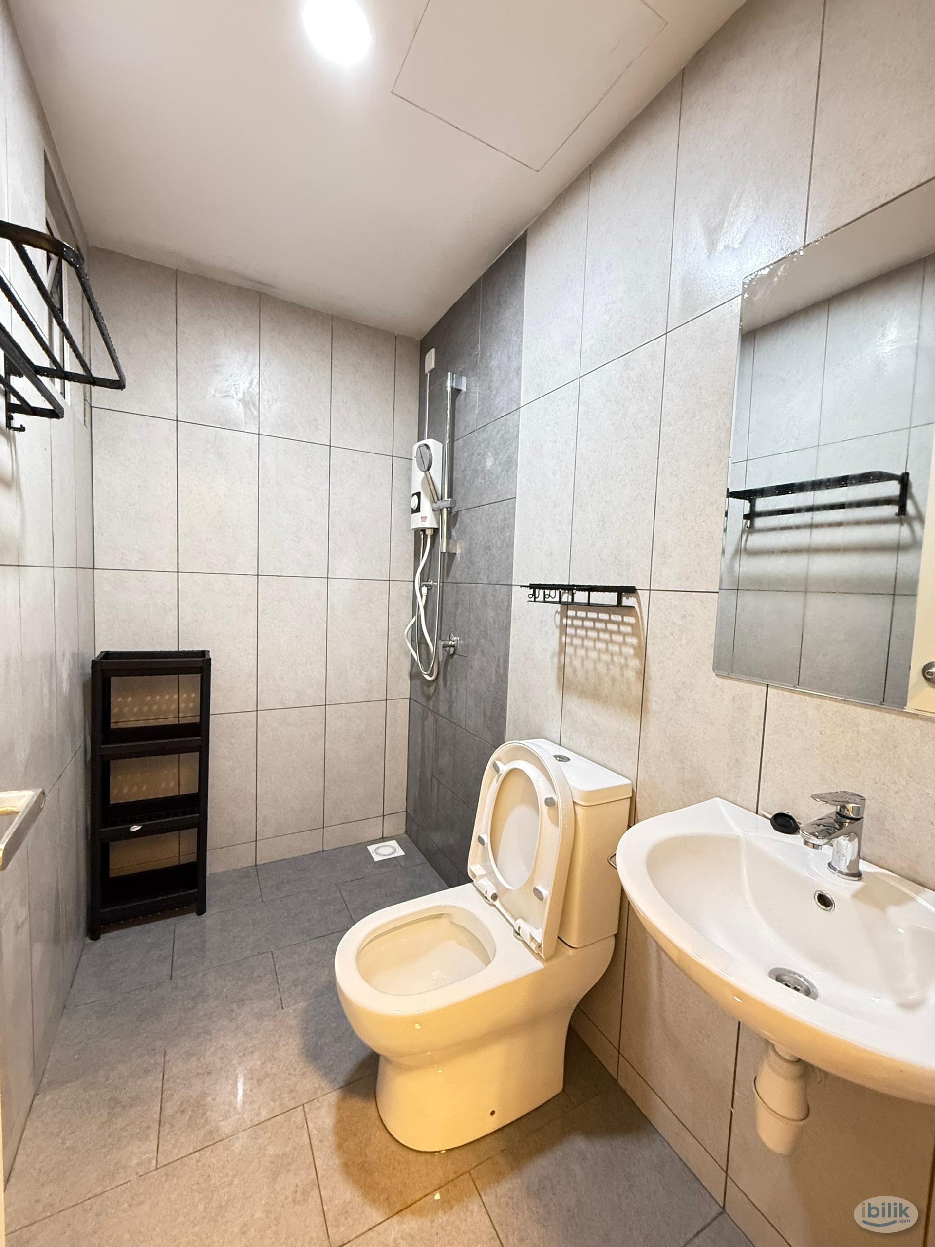 PREMIUM Master Room at Amansuri City Sentral Residence, Bandar Sri Permaisuri - Image 4