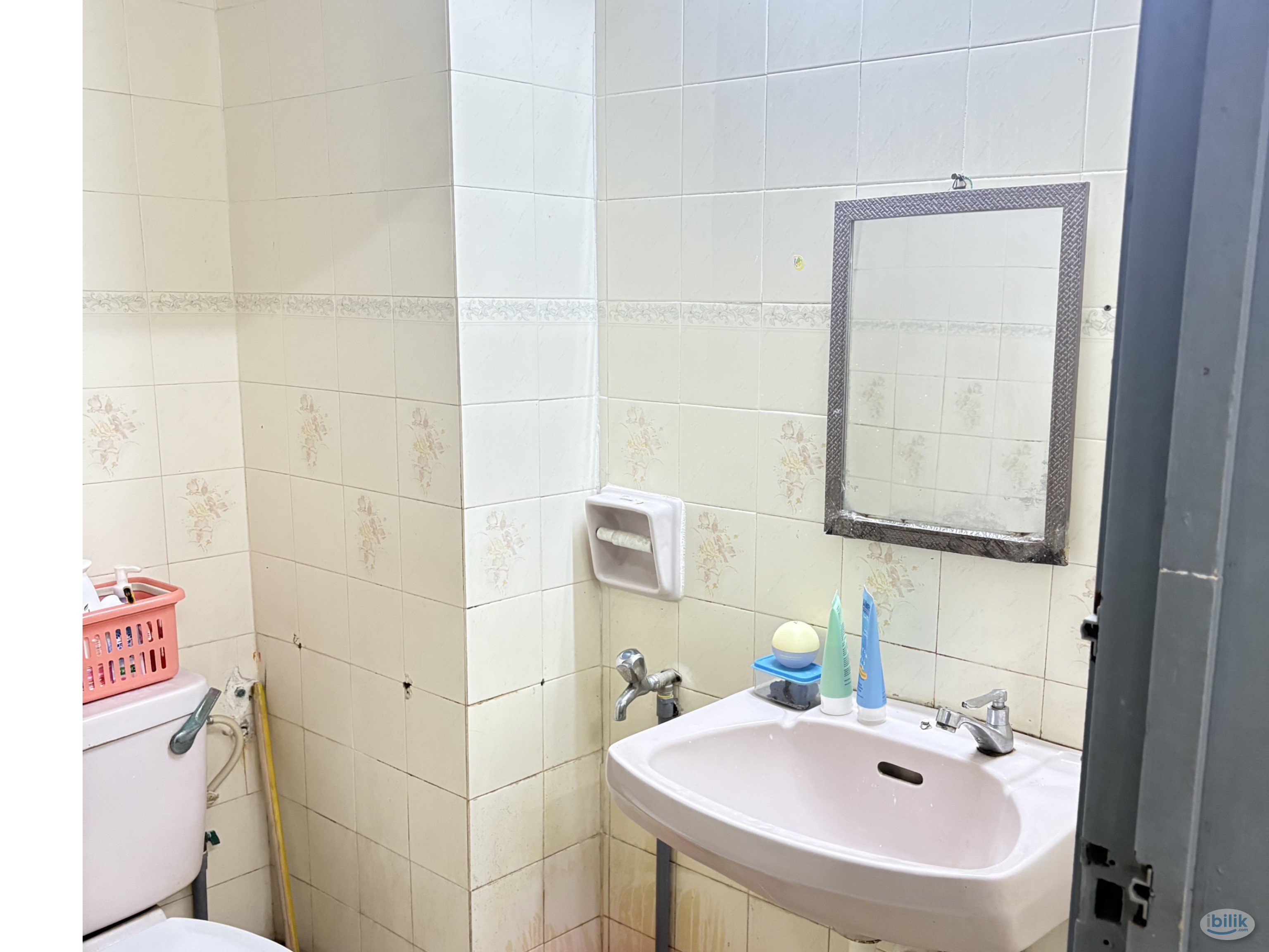 Low Deposit Sharing Room, Nearby LRT - Image 1