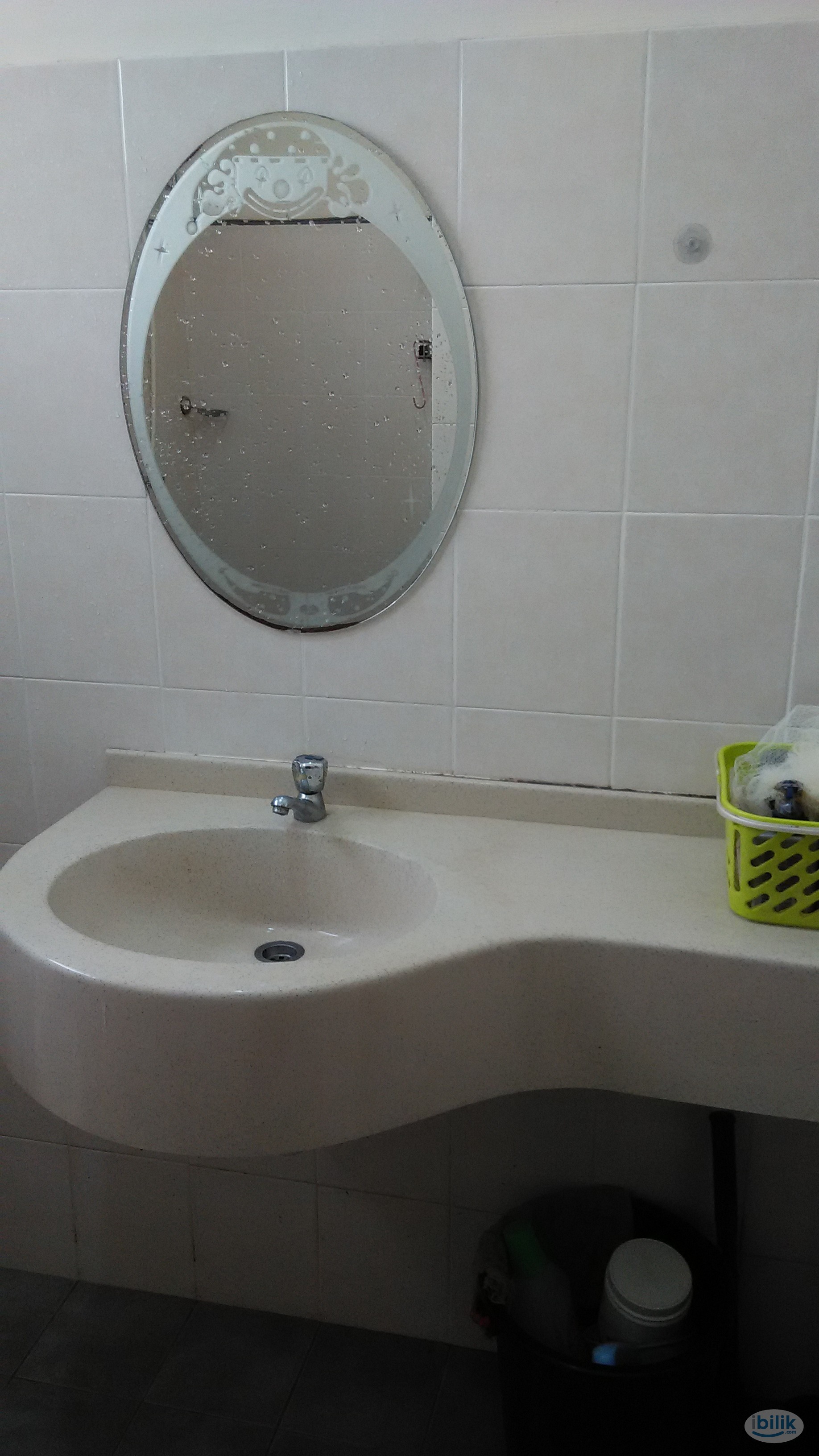 small room for rent - Image 2