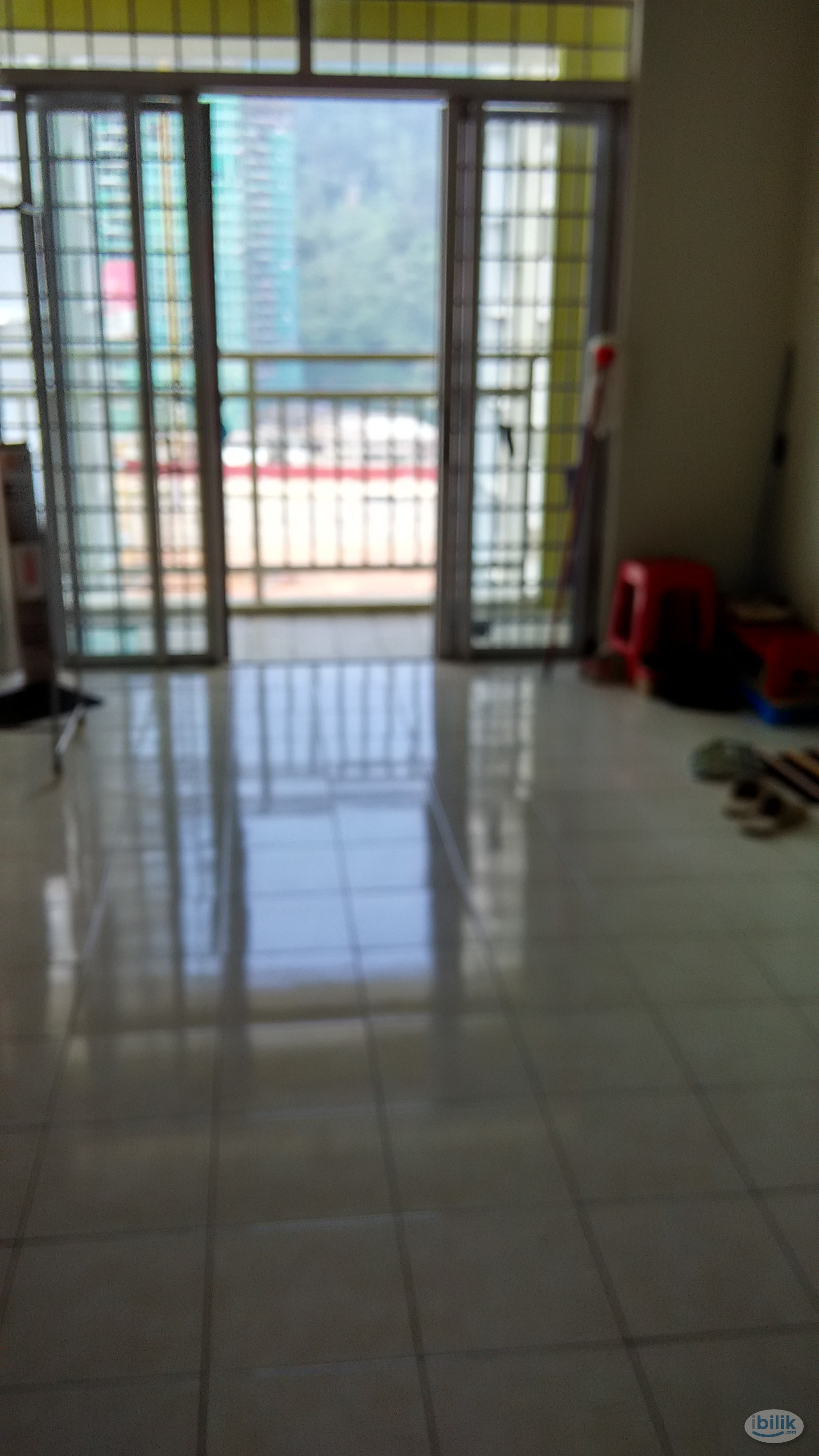 small room for rent - Image 5