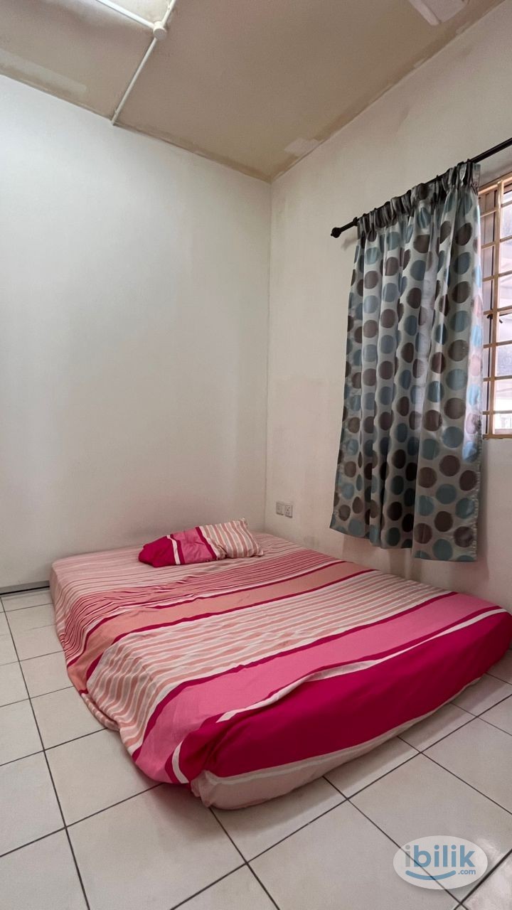 Middle Room at Ampang, Selangor - Image 2