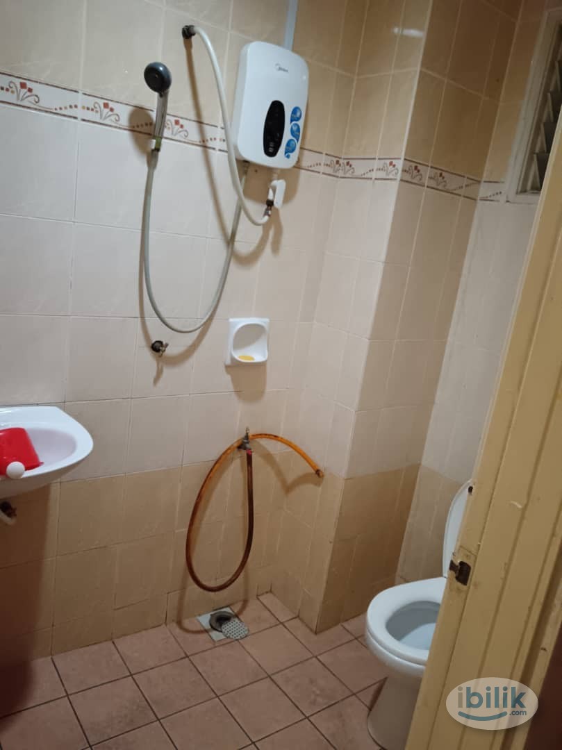 Middle Room at Ampang, Selangor - Image 3