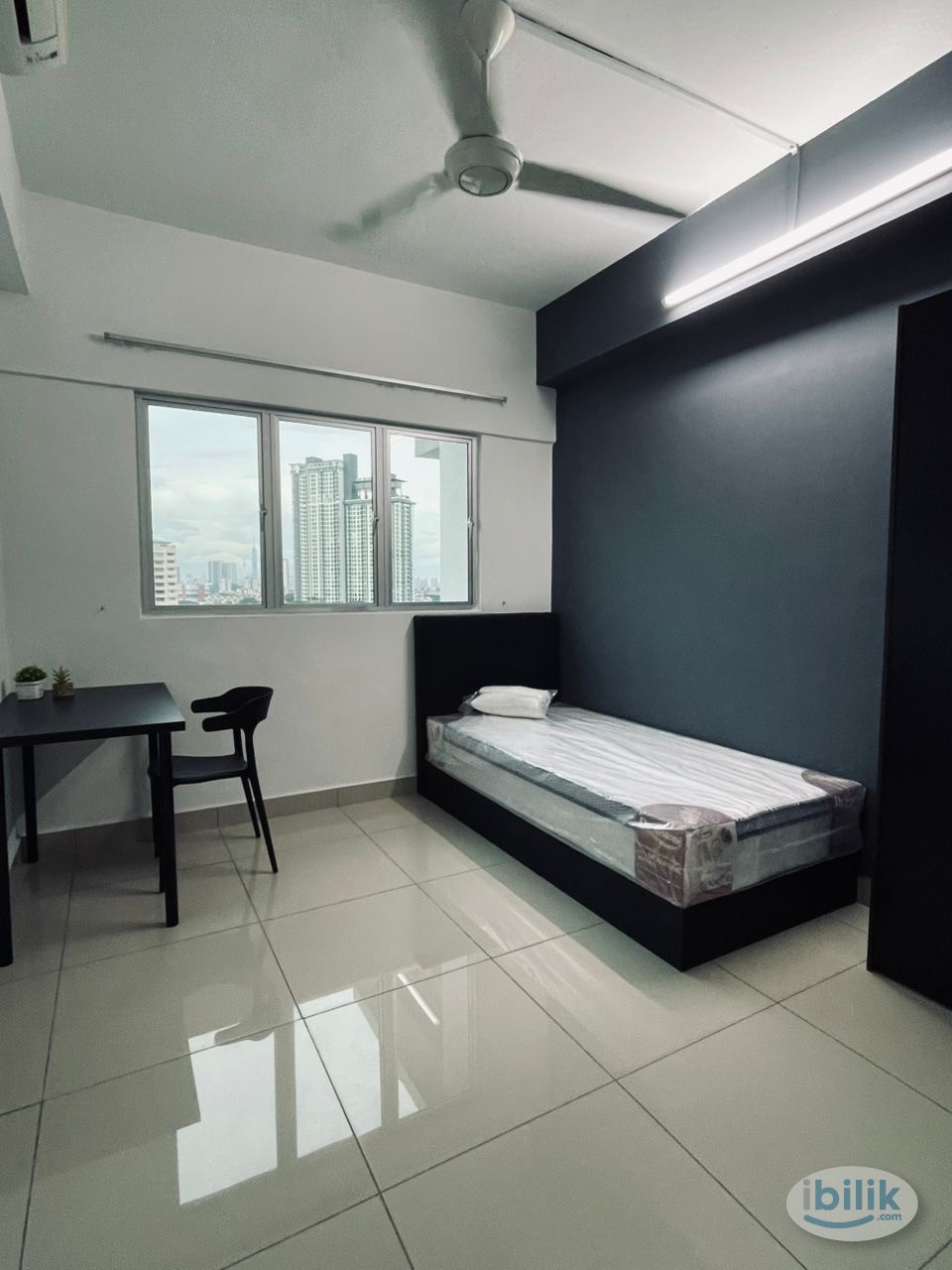 Middle Room at Kiara Residence 2, Bukit Jalil - Image 1
